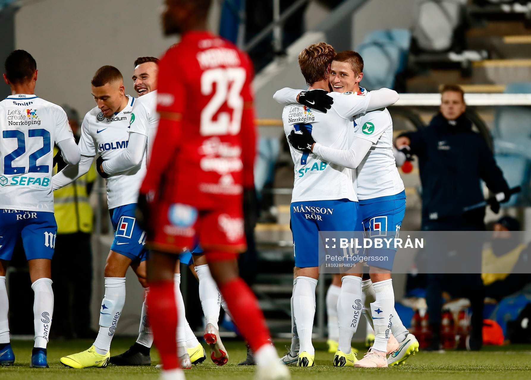 Norrköpings spelare jublar och Östersunds deppar