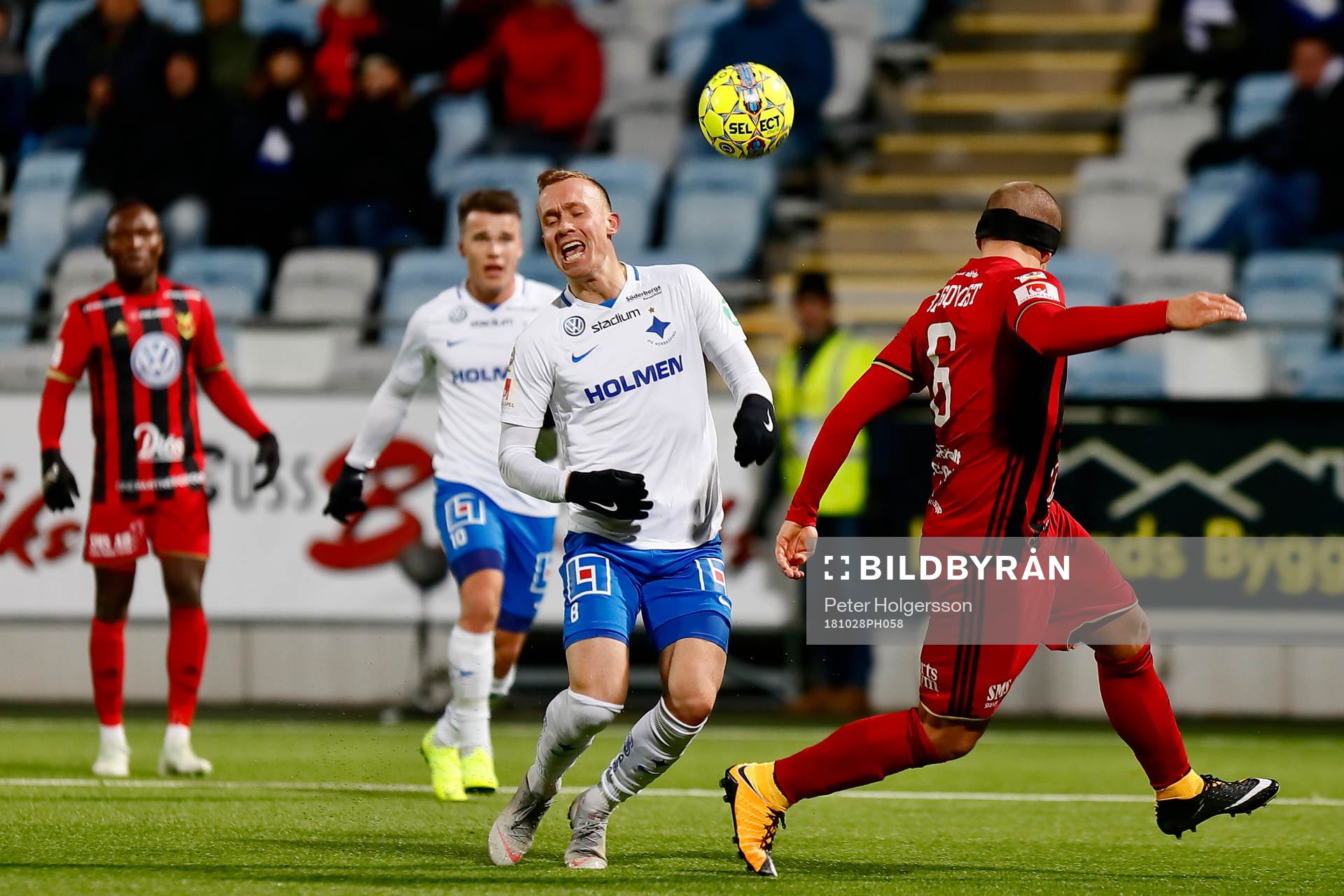 Norrköpings Gudmundur Thorarinsson störs och det döms