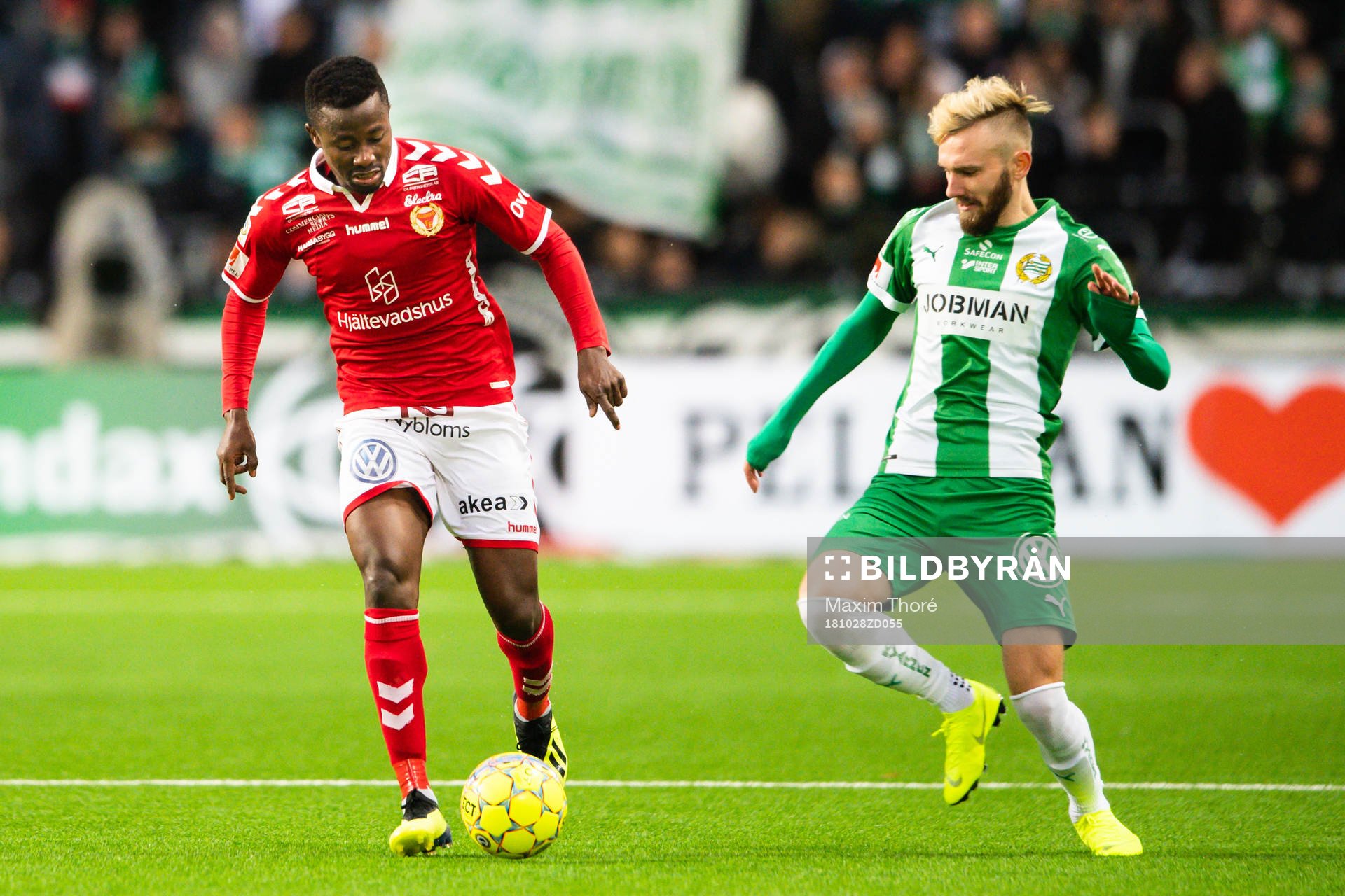 Kalmars Chima Akas och Hammarbys Simon Sandberg