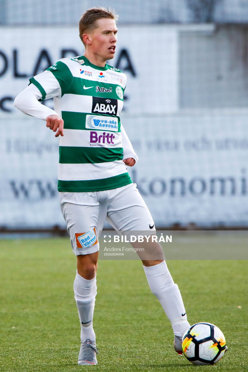 Västerås Mathias Benker under fotbollsmatchen i division 1 norra mellan Västerås SK och Nyköping den 28 oktober 2018 i Västerås.