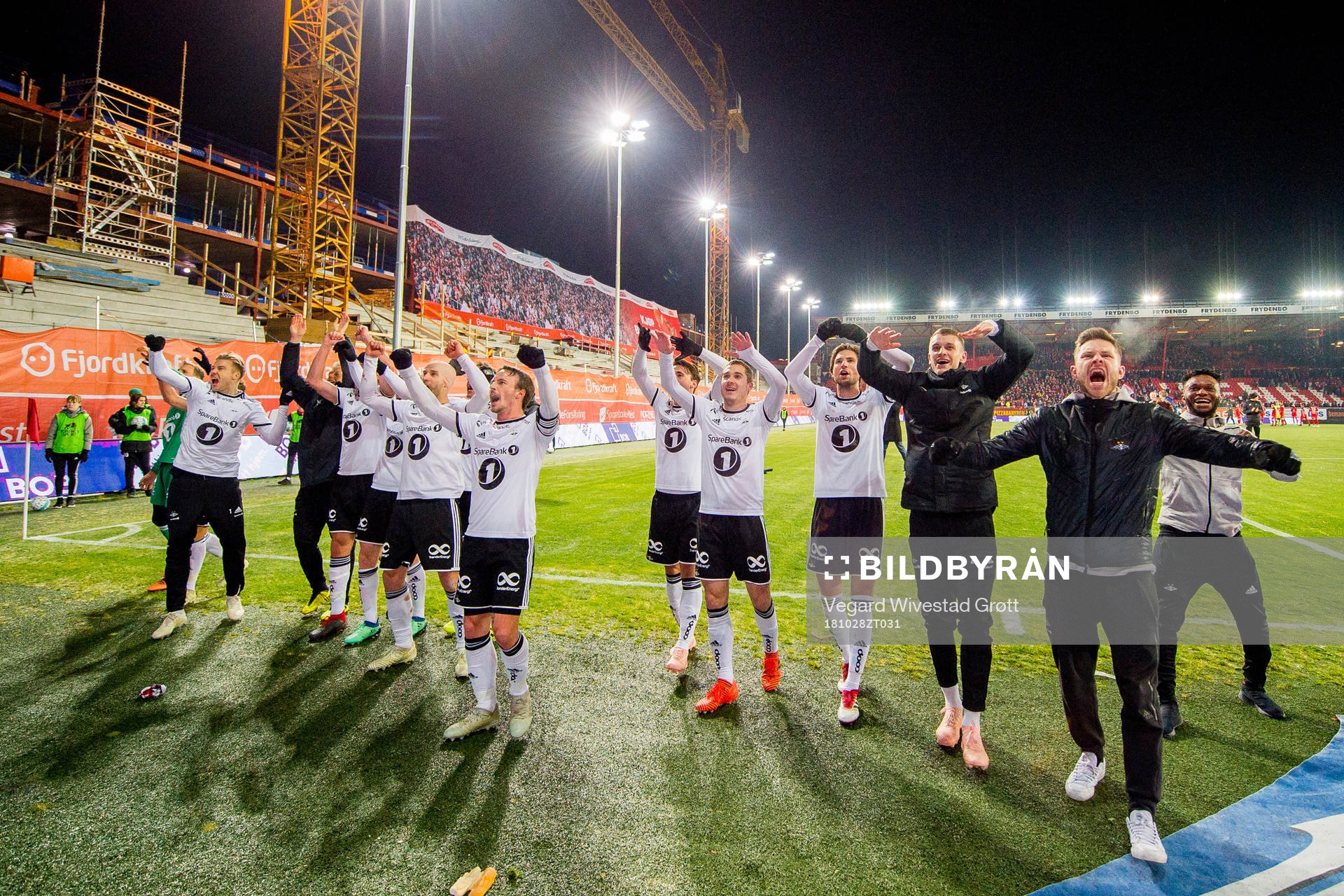 Mike Jensen, Matthías Vilhjálmsson and the players of