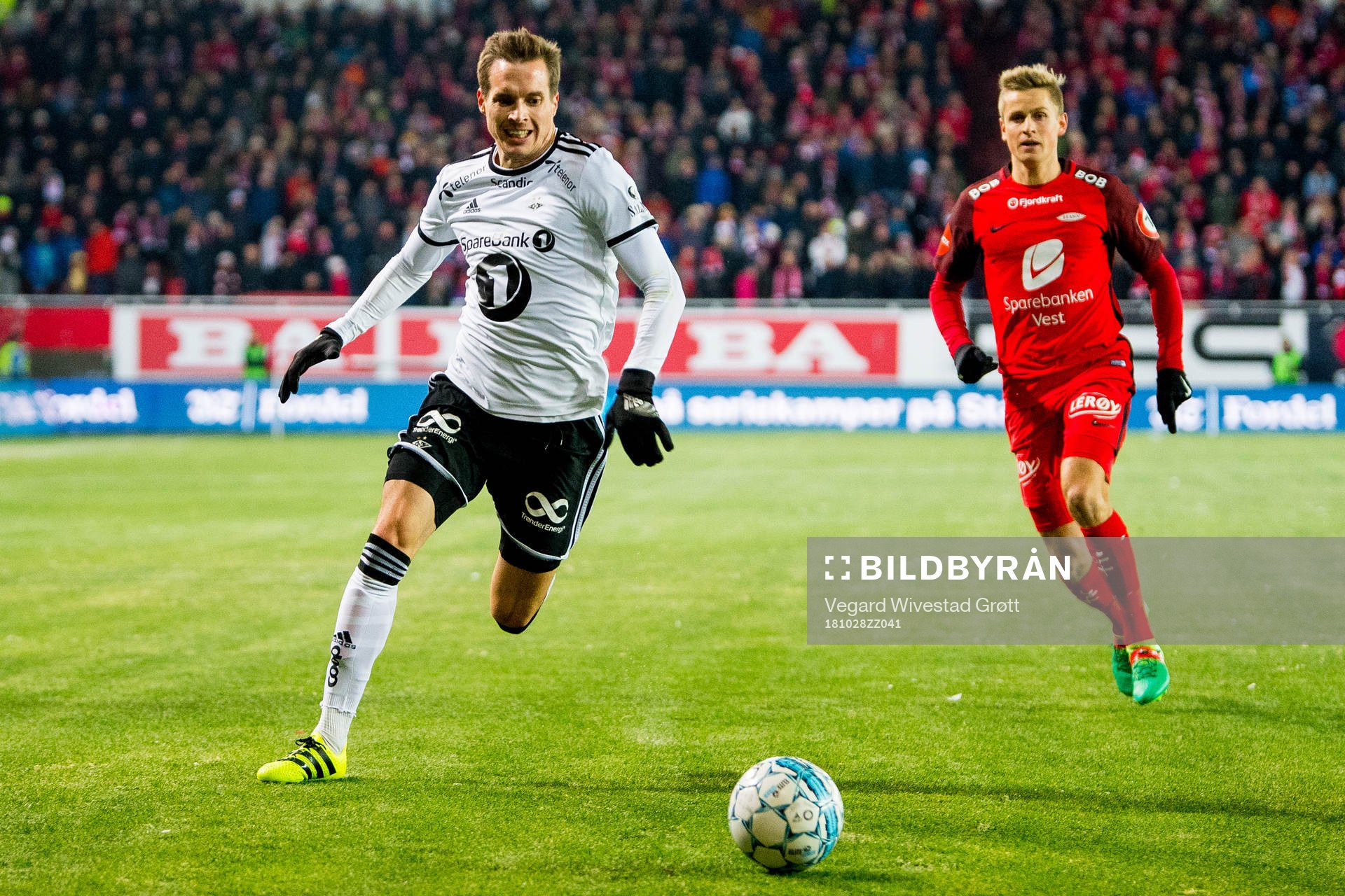 Anders Konradsen of Rosenborg and Thomas Grøgaard of Brann