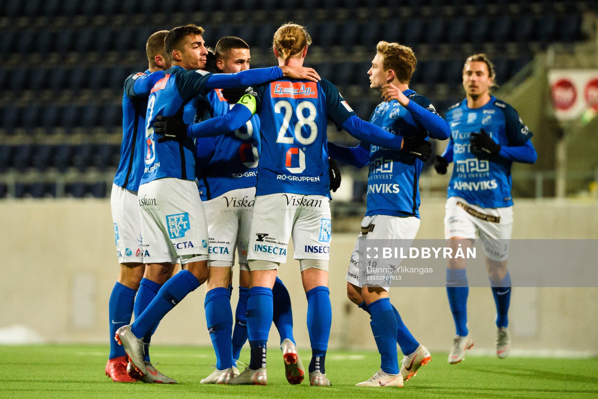 Norrbys Nicklas Savolainen jublar med lagkamrater efter 0-1 under fotbollsmatchen i Superettan mellan Gefle och Norrbyden 29 Oktober 2018 i Stockholm.