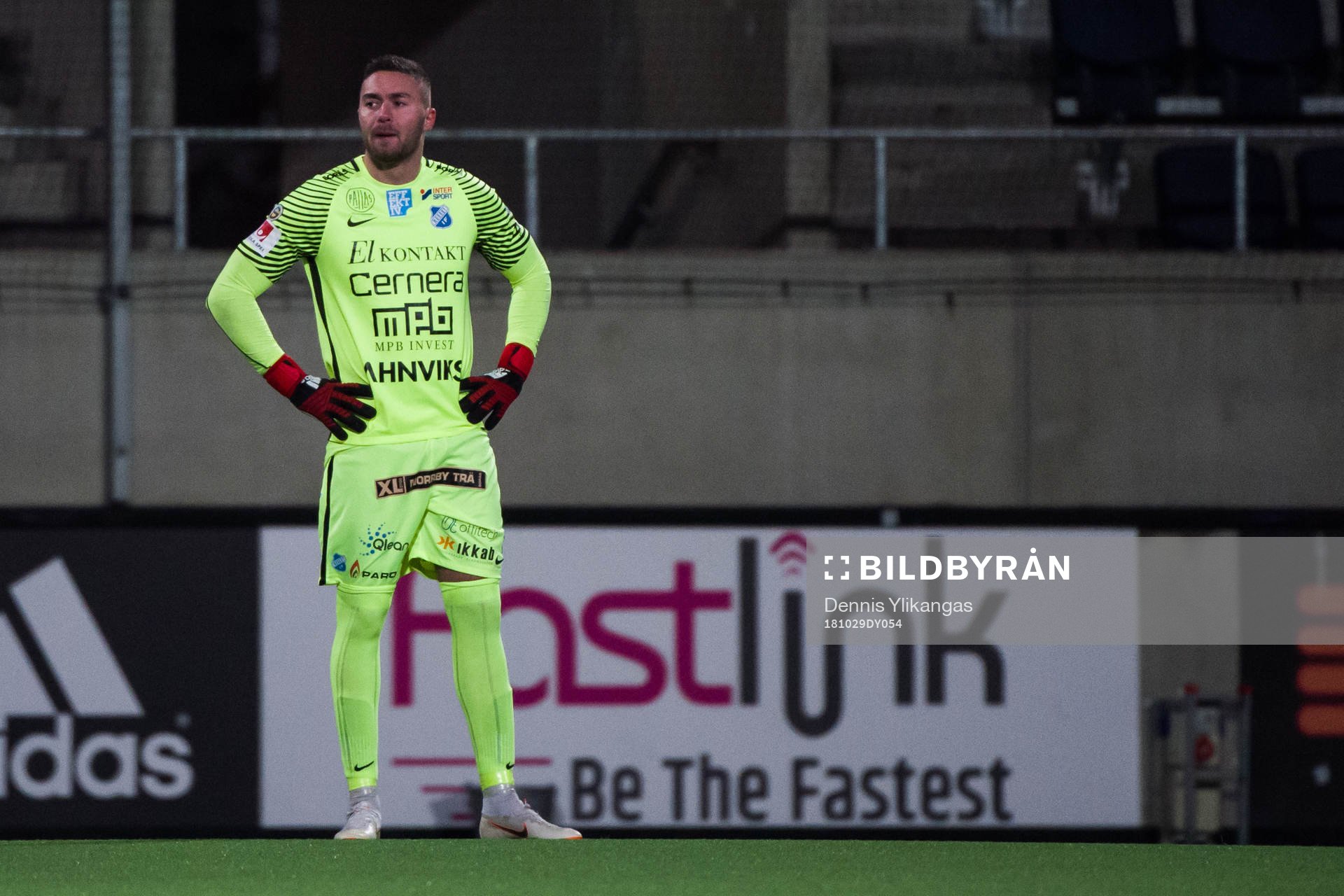 Norrbys målvakt Mergim Krasniqi deppar