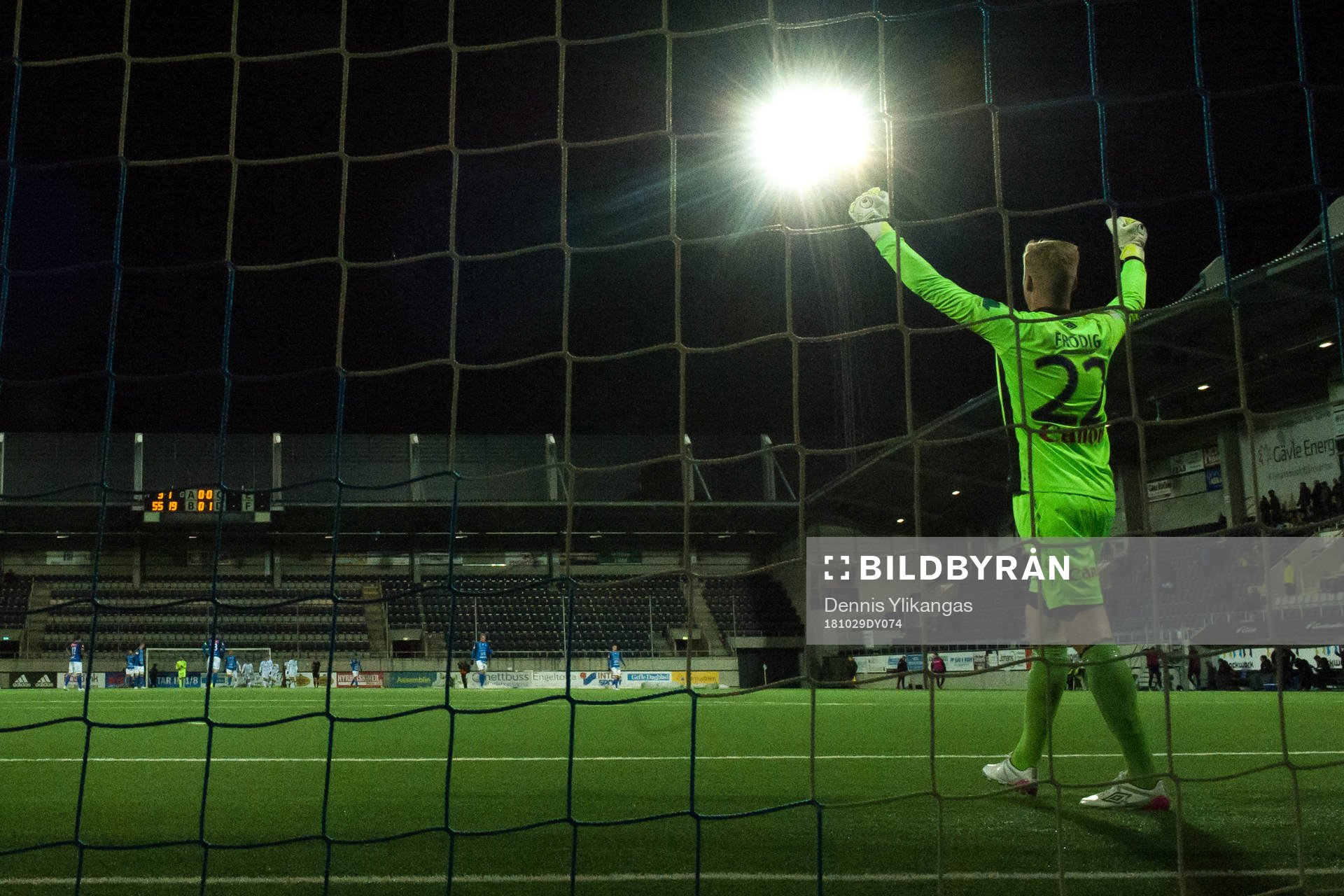 Gefles Viktor Frodig jublar efter att Gefles Admir Bajrovic gjort 3-1 under fotbollsmatchen i Superettan mellan Gefle och Norrby den 29 Oktober 2018 i Stockholm.