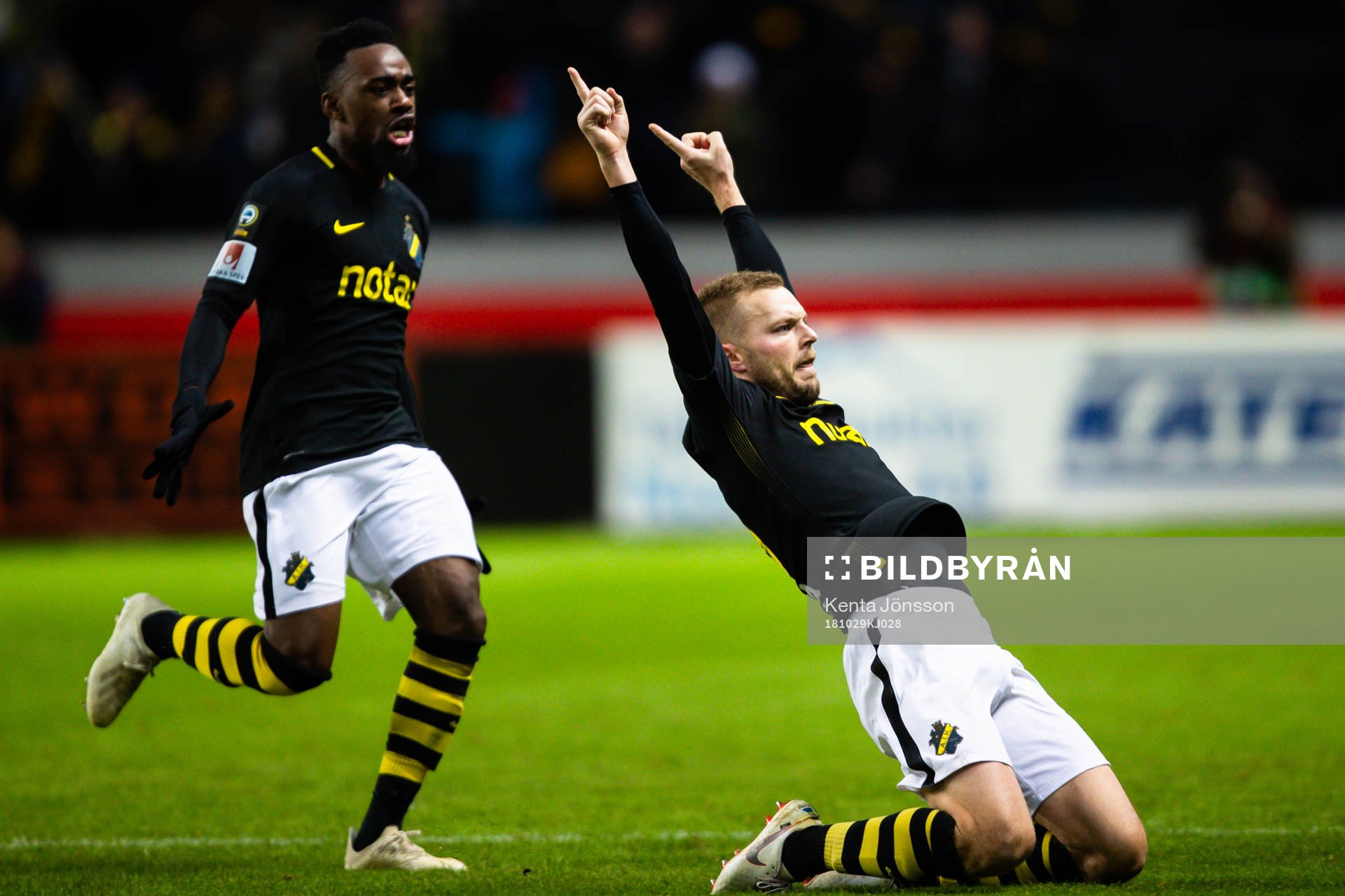 s Sebastian Larsson jublar