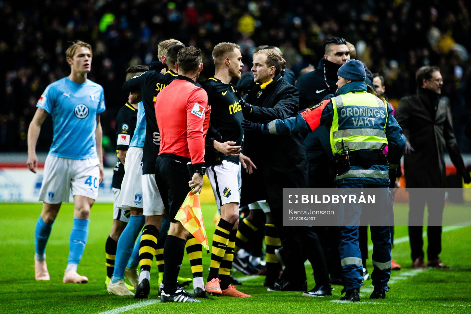 s Sebastian Larsson