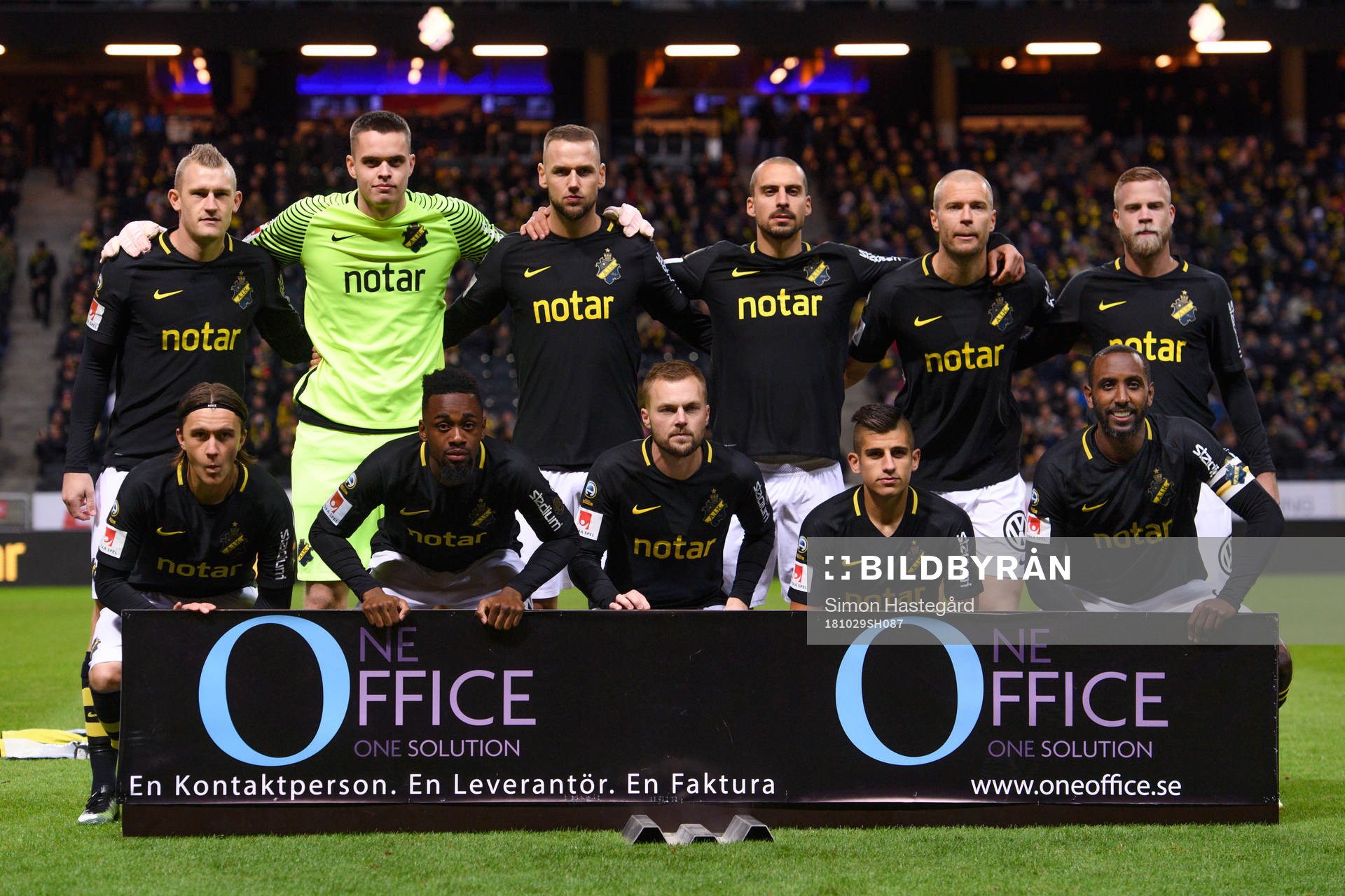s startelva med Robin Jansson , målvakt Oscar Linnér ,