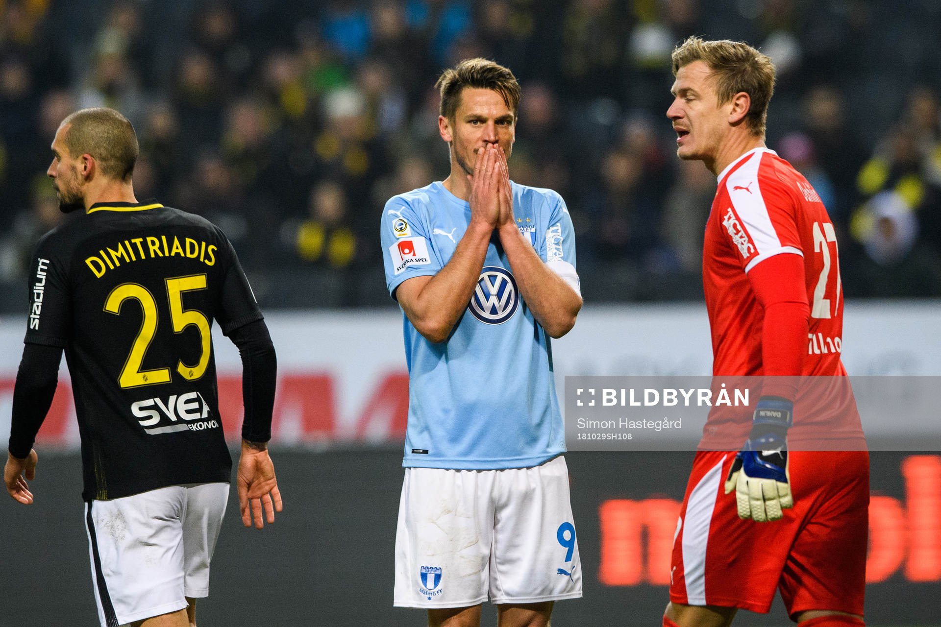 Malmö FFs Markus Rosenberg och målvakt Johan Dahlin deppar