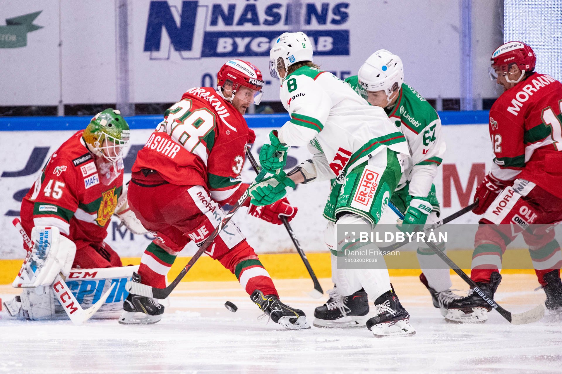 Moras målvakt Isak Wallin och Adam Massuhr och Rögles