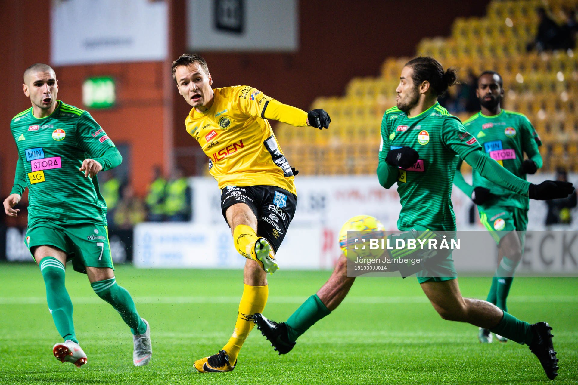 Elfsborgs Viktor Prodell skjuter