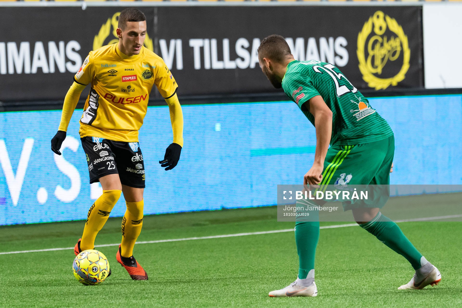 Elfsborgs Arian Kabashi och Dalkurds Malkolm Moenza
