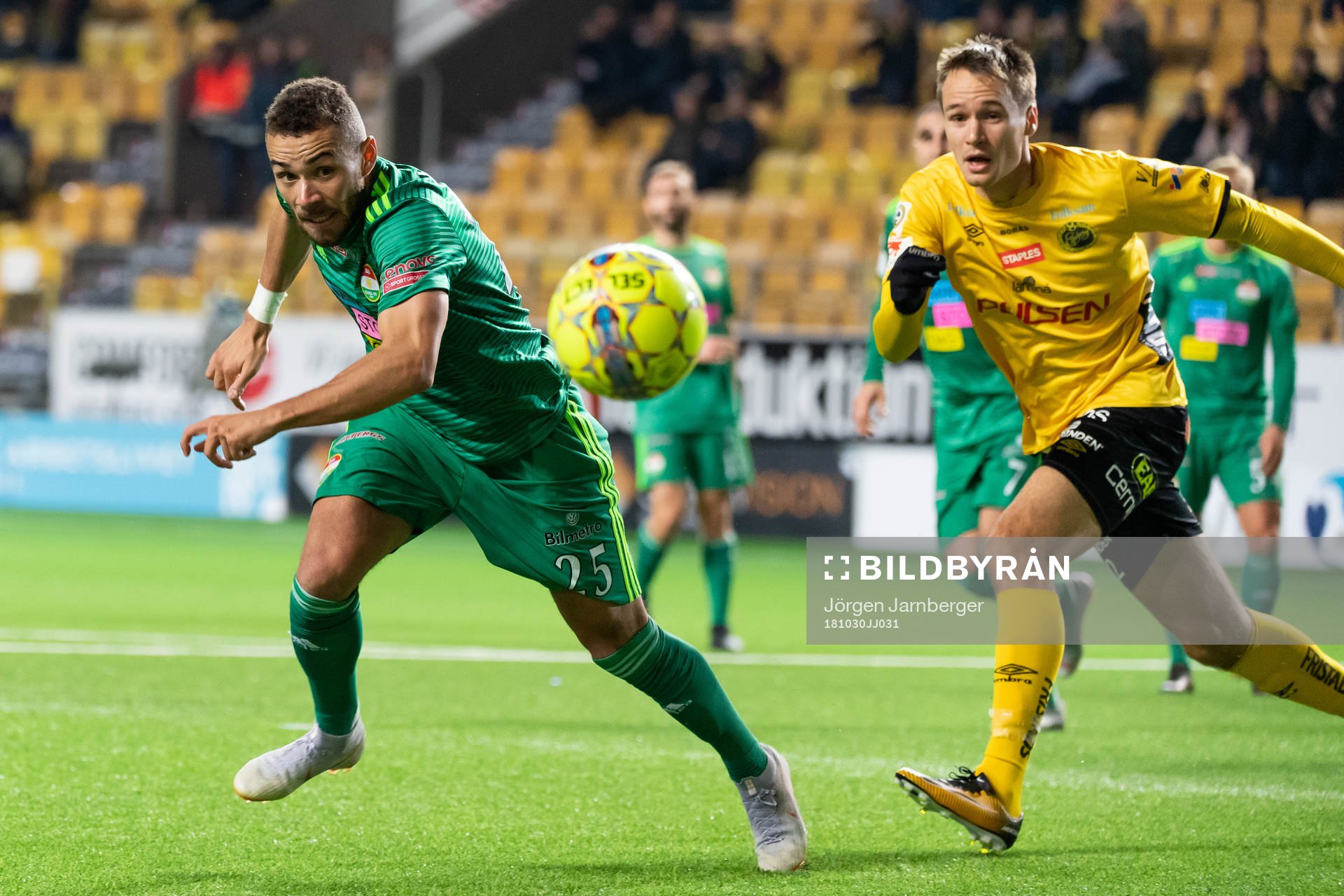 Dalkurds Malkolm Moenza och Elfsborgs Viktor Prodell