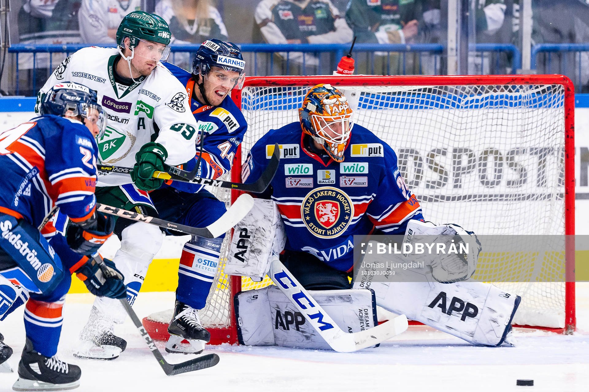 Färjestads Linus Johansson oroar framför Växjös