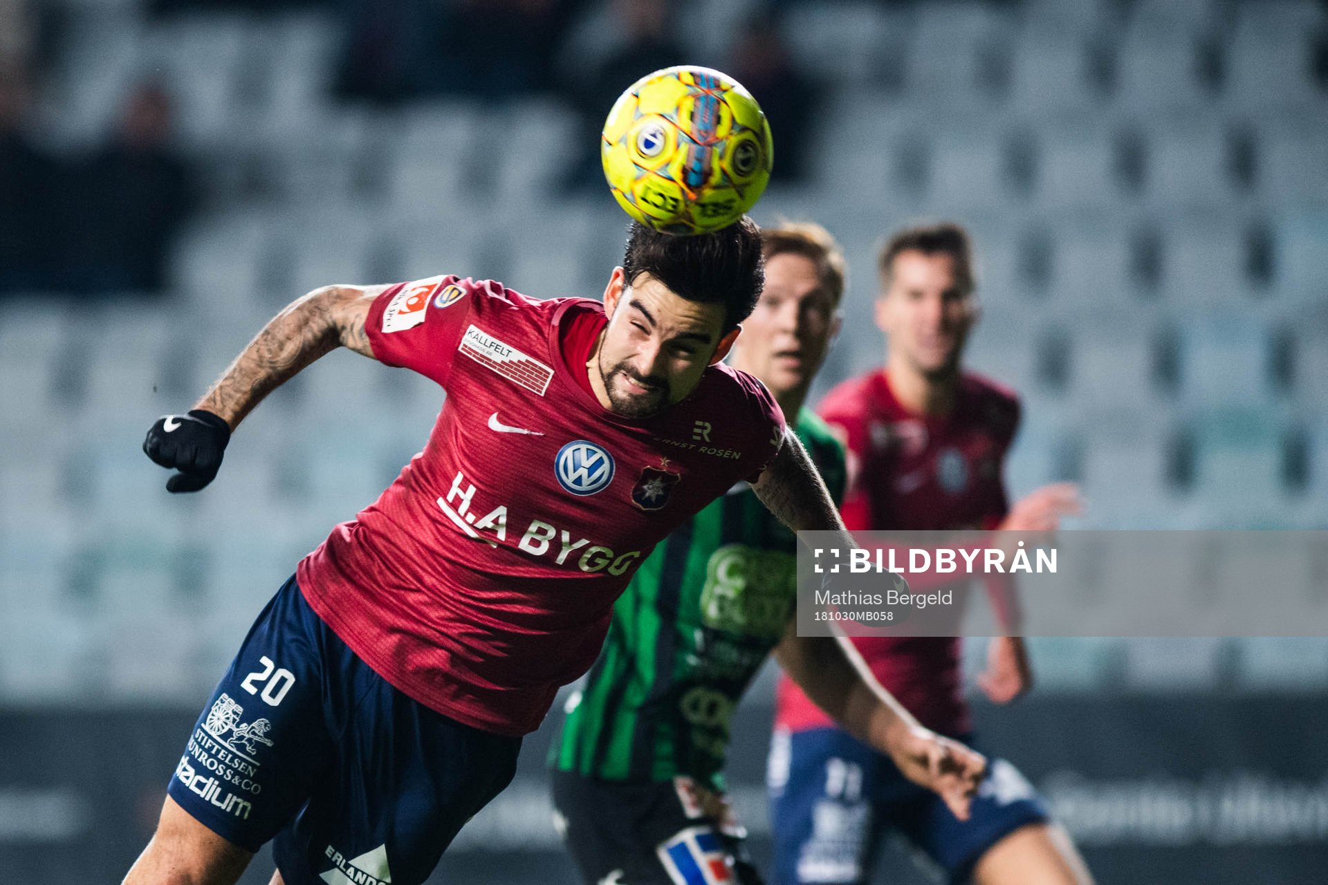 Örgrytes Diego Montiel nickar bollen