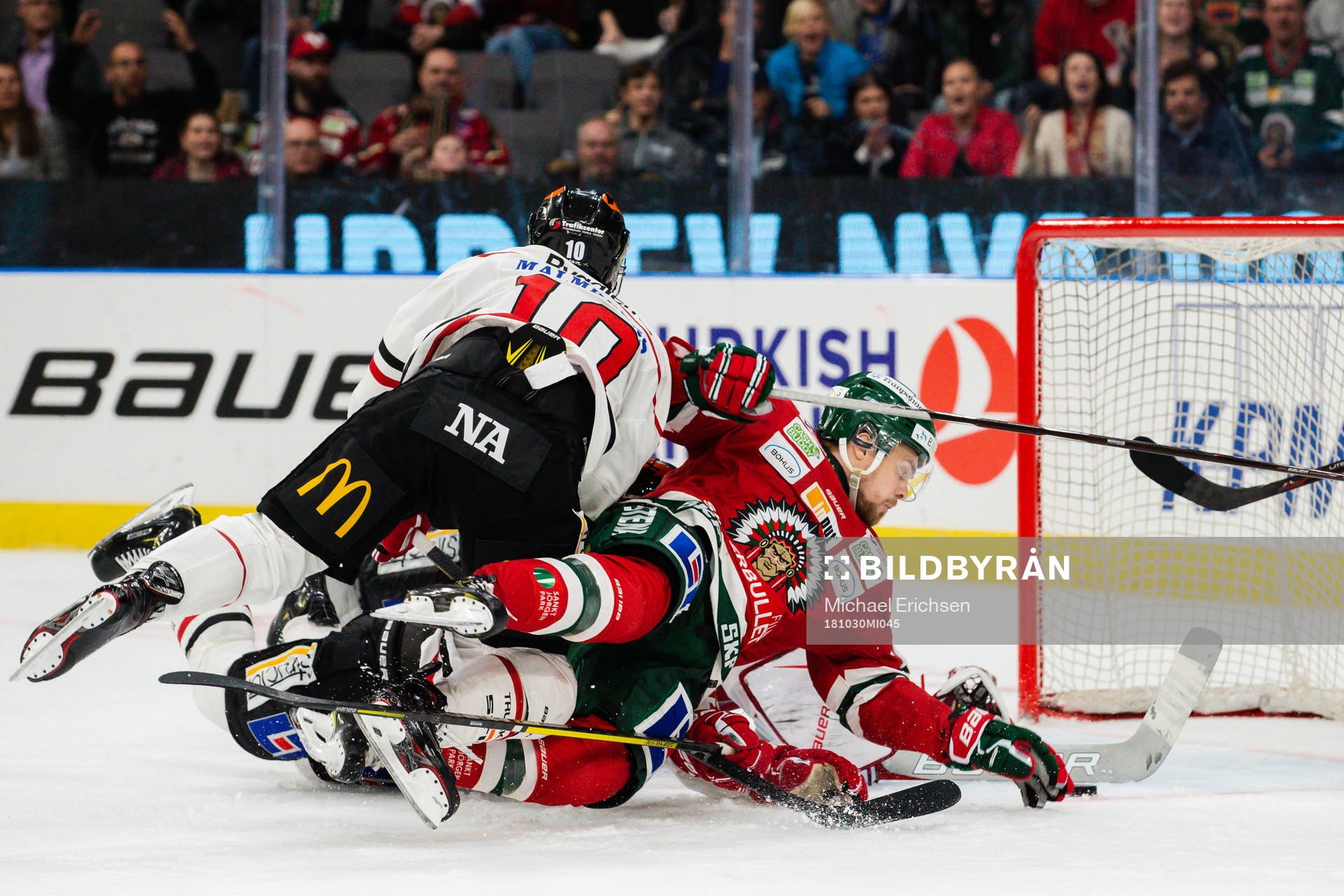 Frölundas Mats Rosseli Olsen faller