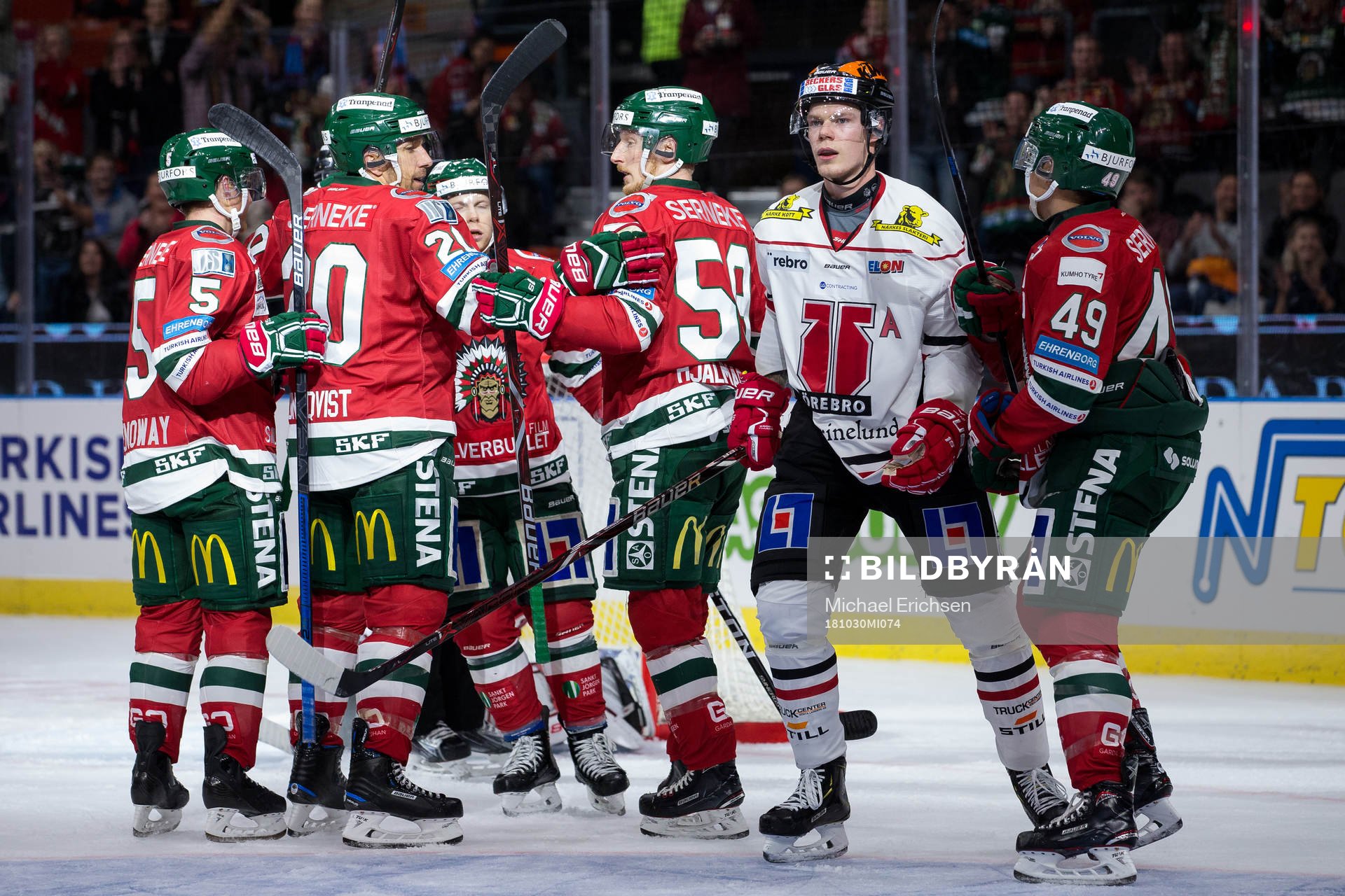 Frölundas Simon Hjalmarsson jublar
