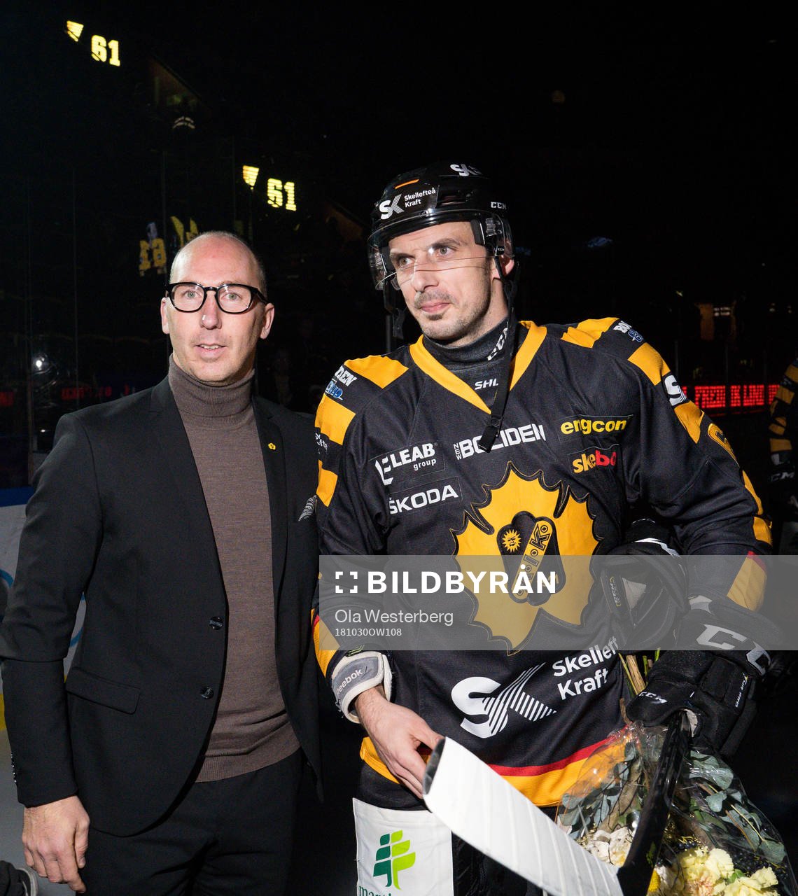 Skellefteås sportchef Mikael Lindgren med Fredrik Lindgren