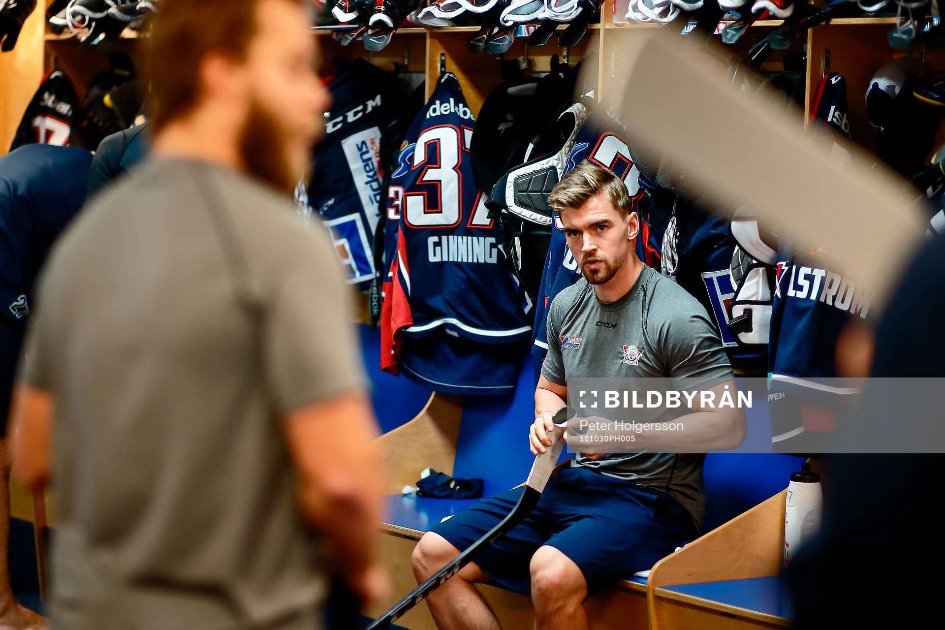 Linköpings Eddie Larsson före ishockeymatchen i SHL