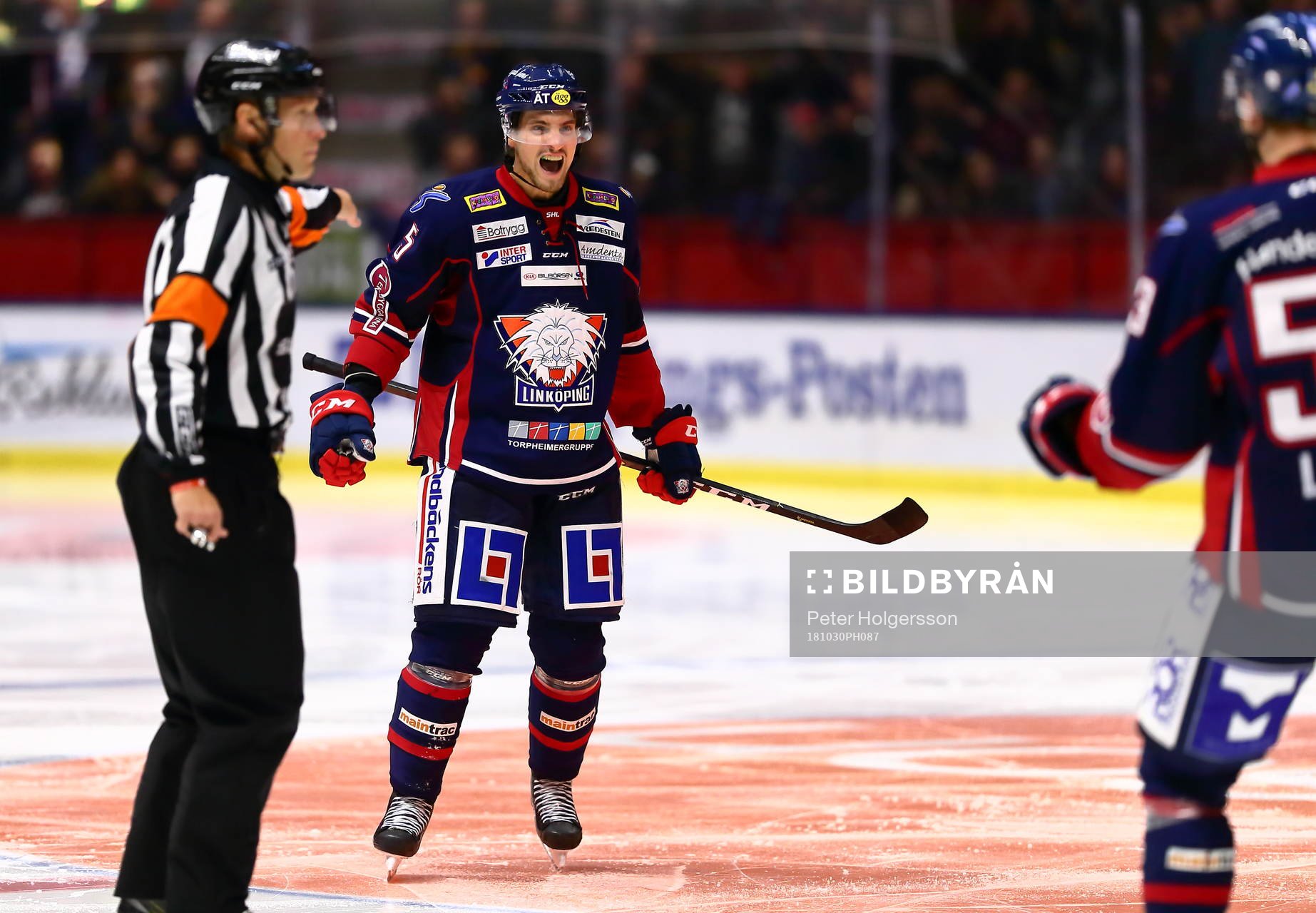 Linköpings Mattias Bäckman jublar
