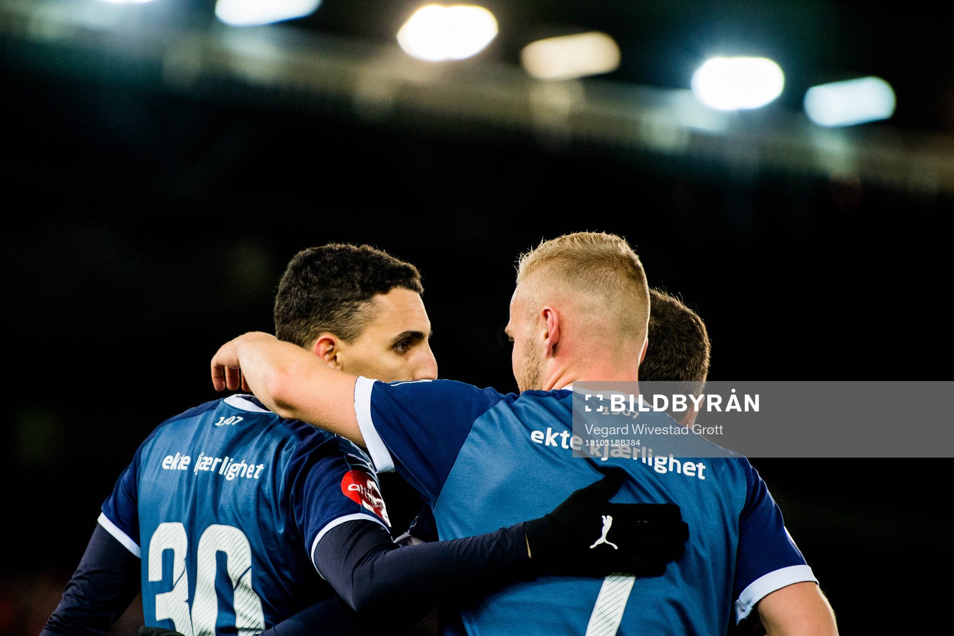 Mustafa Mos Abdellaoue of Strømsgodset celebrates with