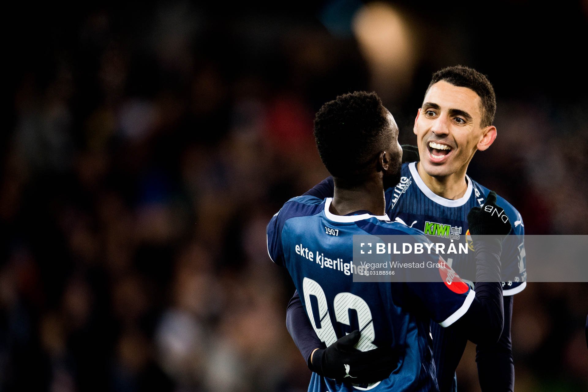 Mustafa Mos Abdellaoue of Strømsgodset celebrates with