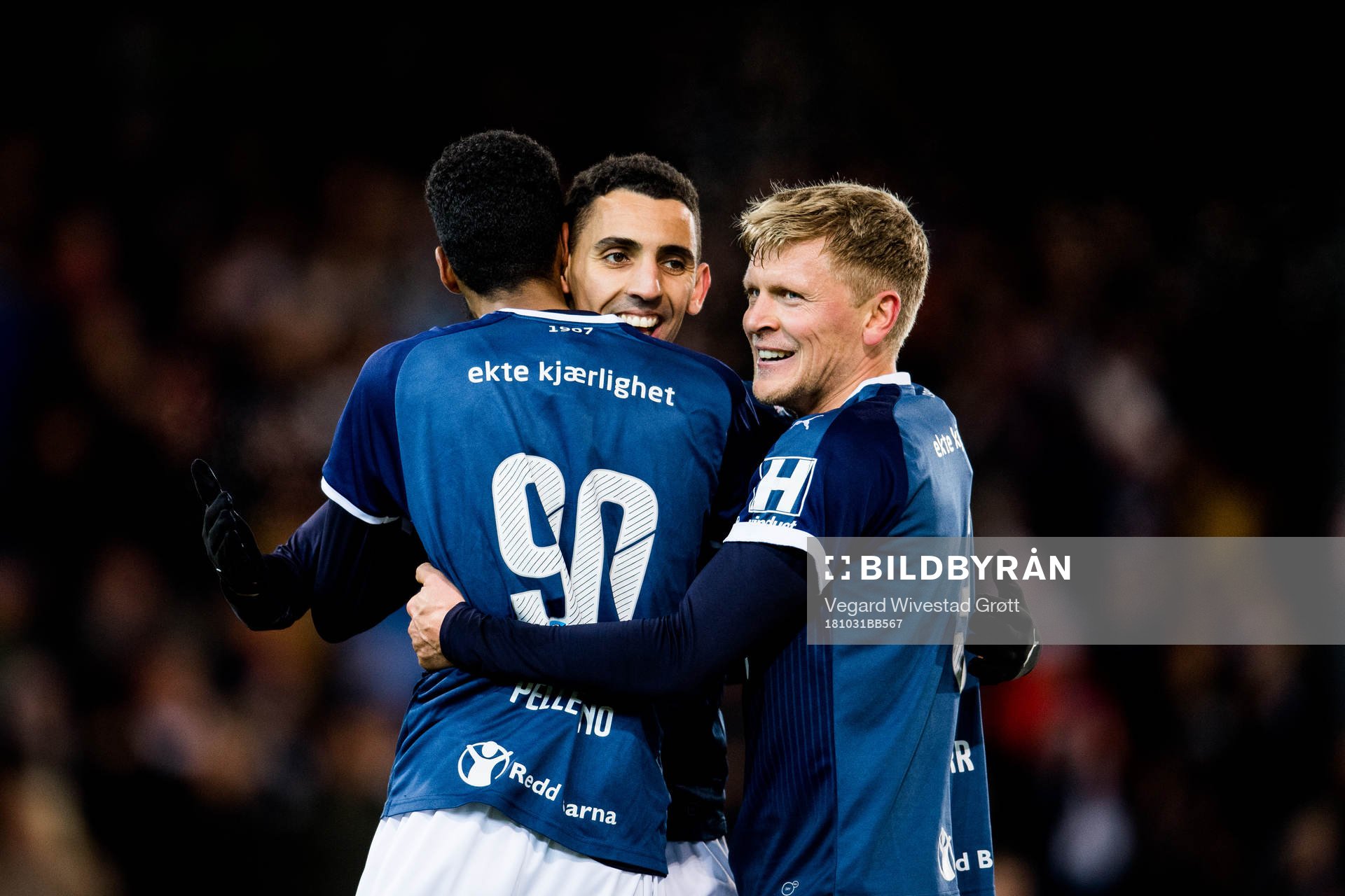 Mustafa Mos Abdellaoue of Strømsgodset celebrates with