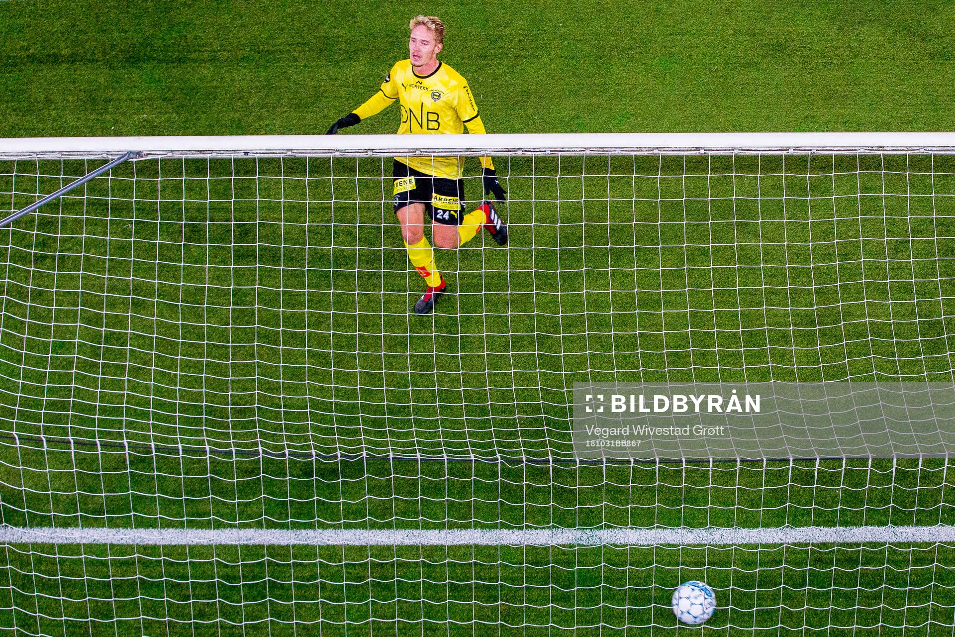 Erik Tobias Sandberg of Lillestrøm lets in the 3-0 goal