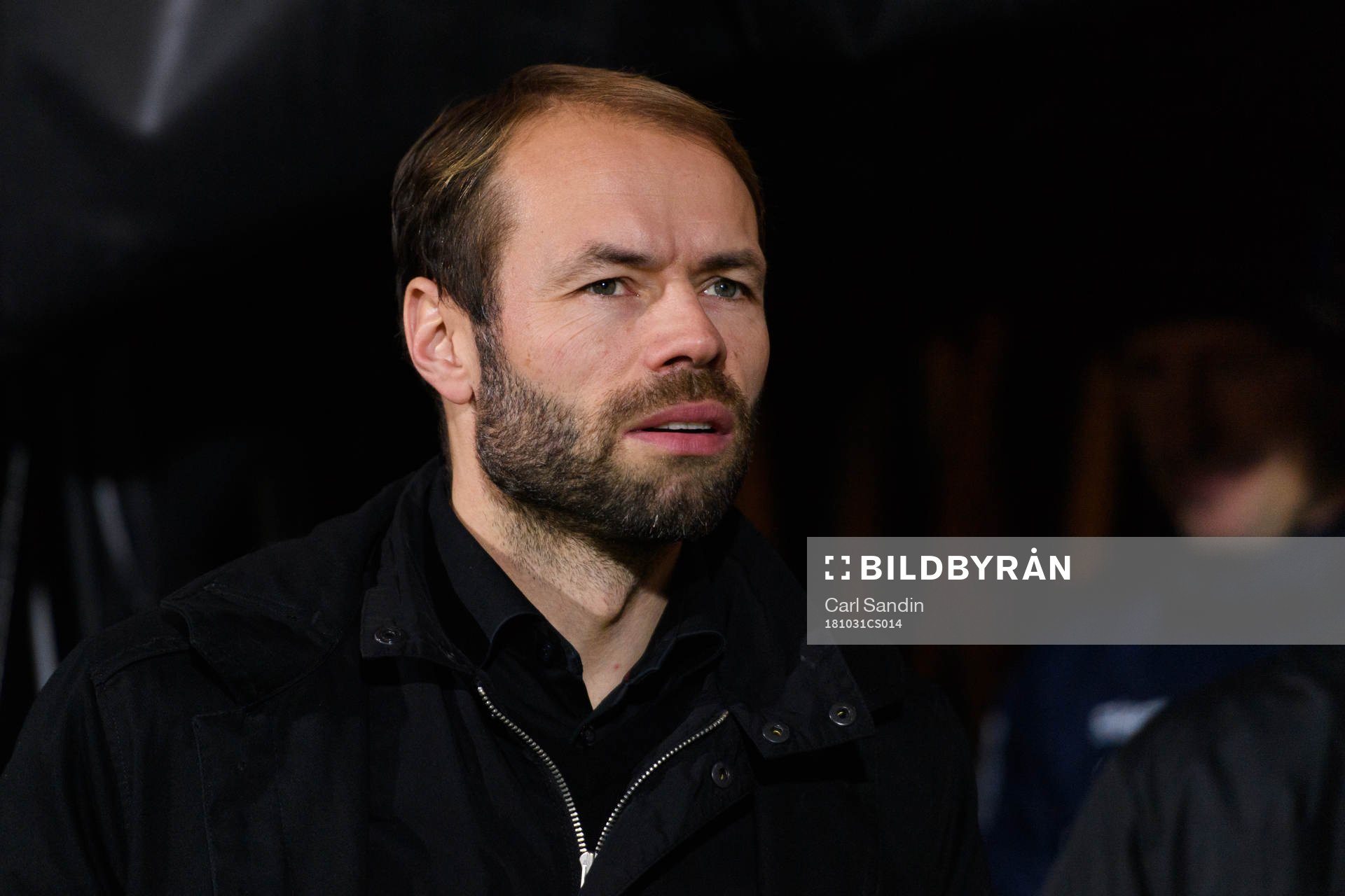 Häckens tränare Andreas Alm innan fotbollsmatchen