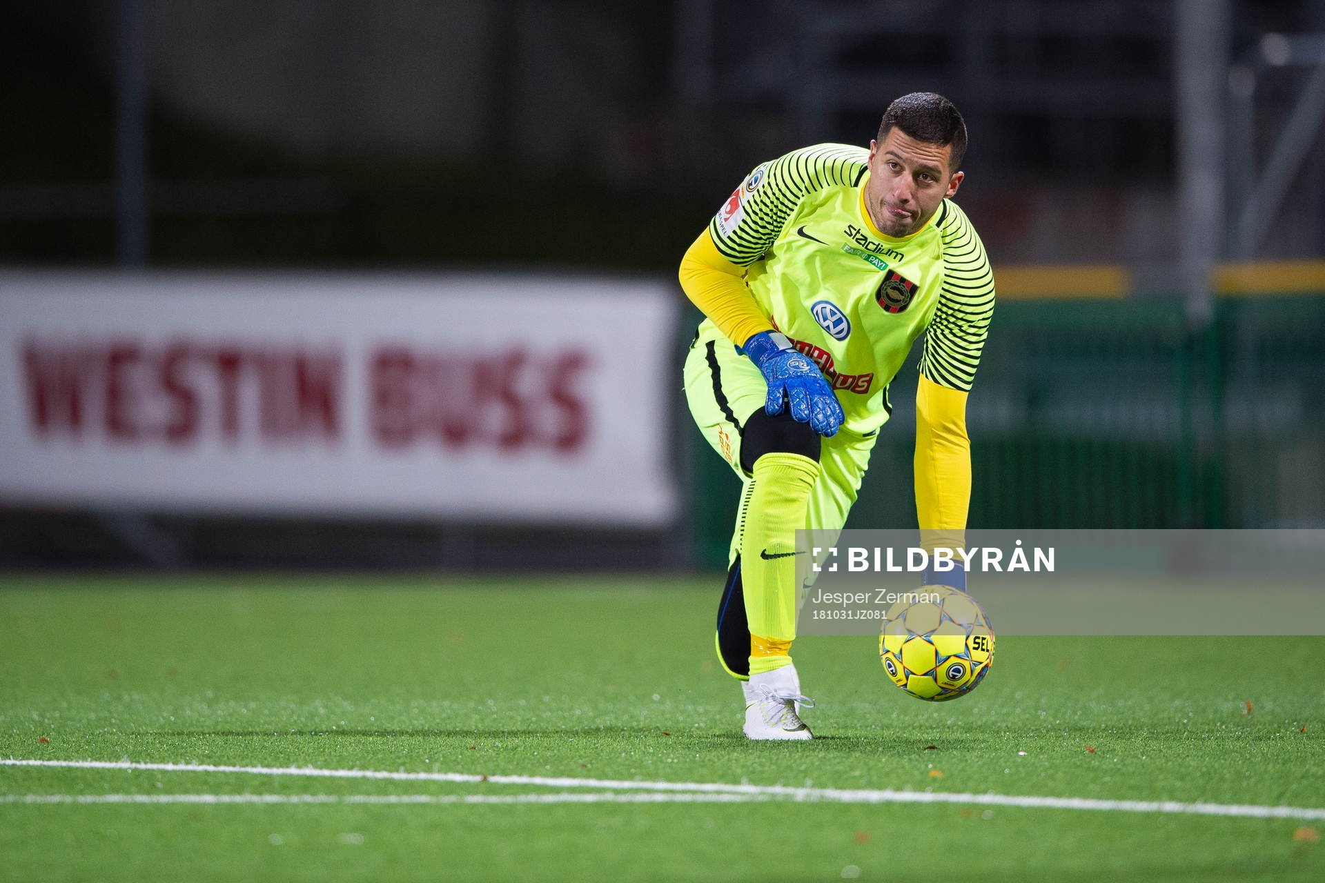 Brommapojkarnas målvakt Nikola Petric