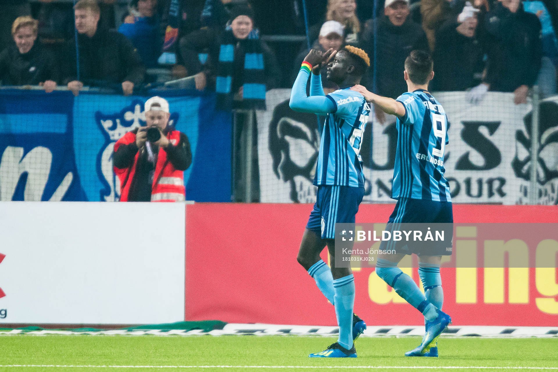 Djurgårdens Aliou Badji jublar med Haris Radetinac
