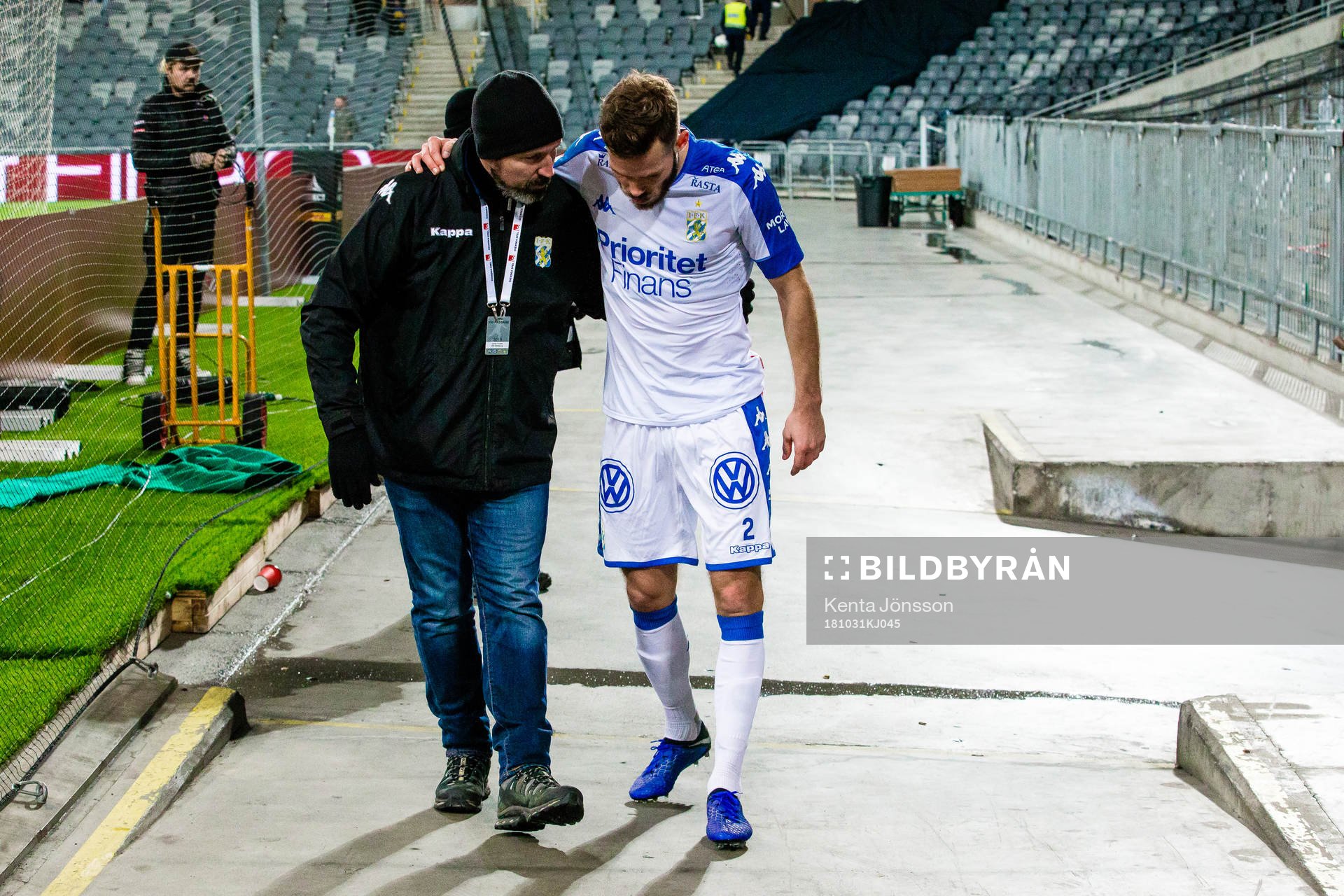 IFK Göteborgs Emil Salomonsson med en publikvärd