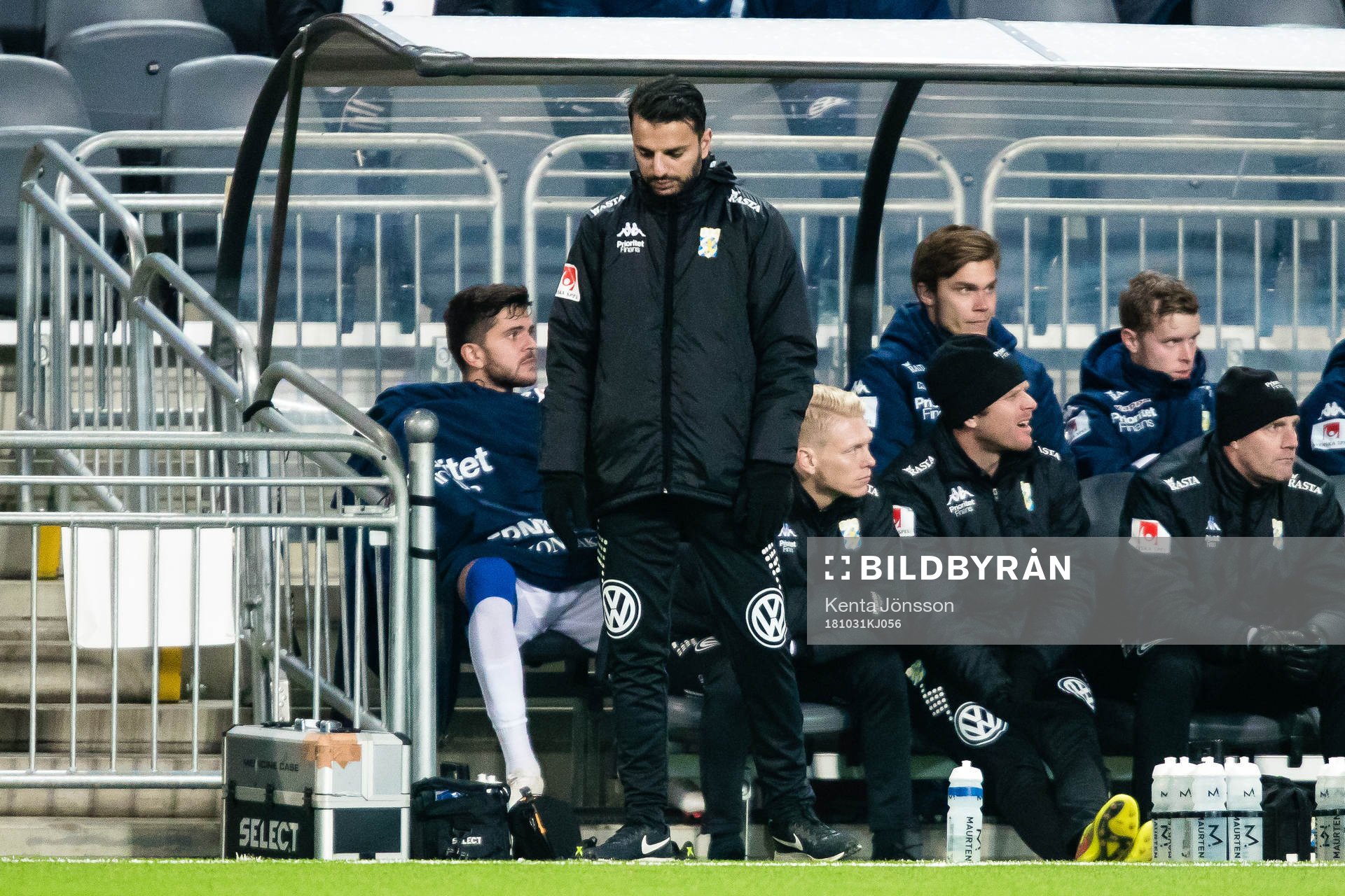 IFK Göteborgs tränare Poya Asbaghi deppar