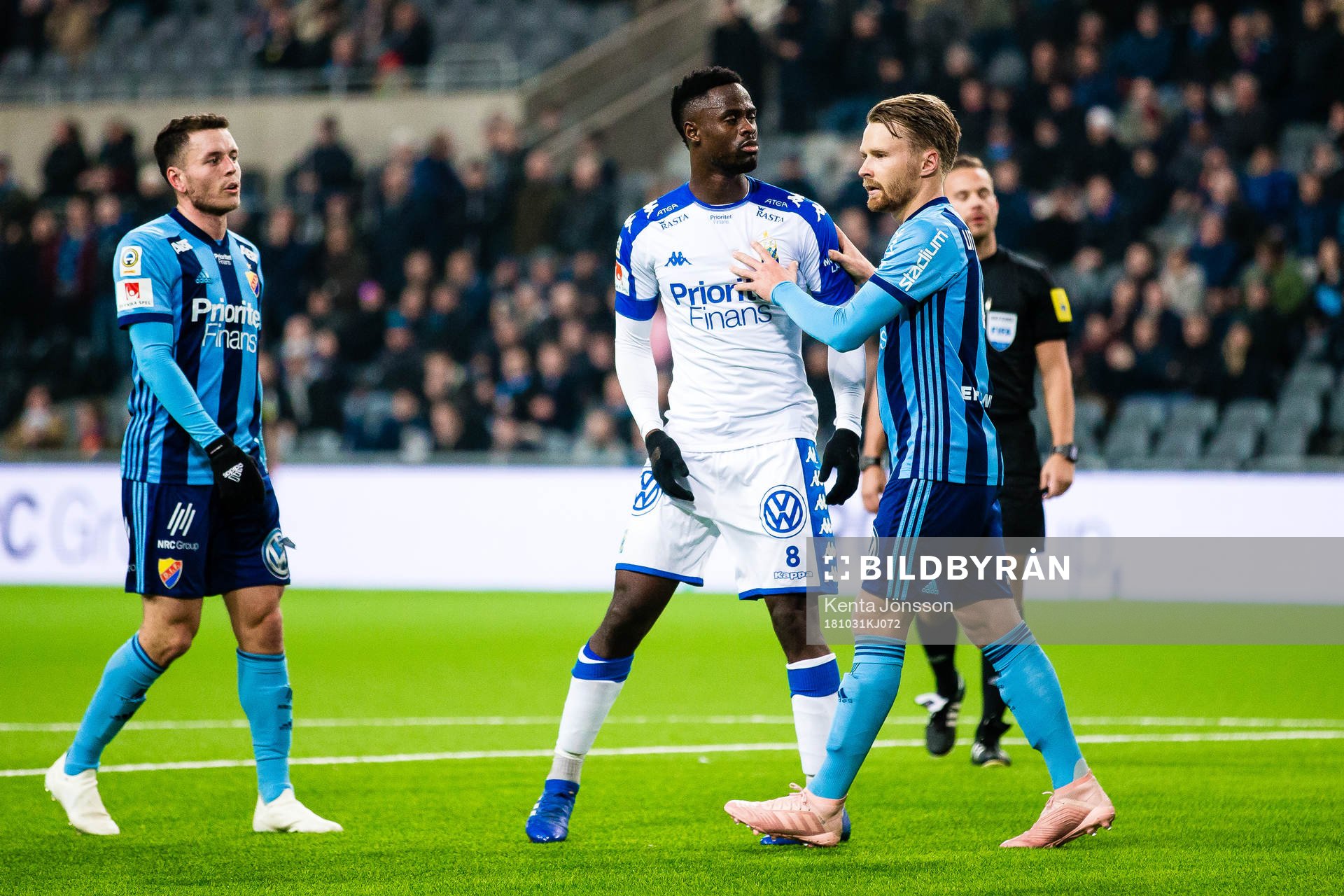 IFK Göteborgs Vajebah Kaliefah Sakor i diskussion med