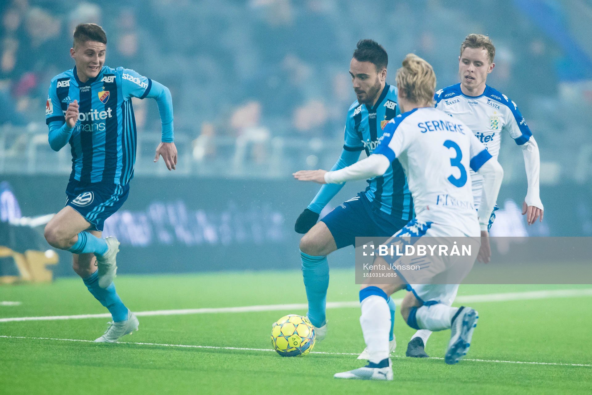 Djurgårdens Dzenis Kozica (m) och Johan Andersson (v) i