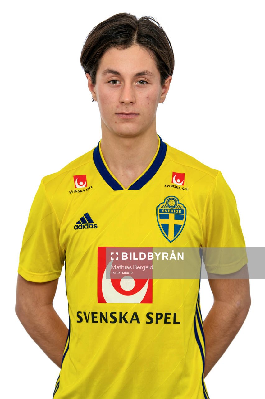 Elliott Sköld i Sveriges P19-landslag i futsal