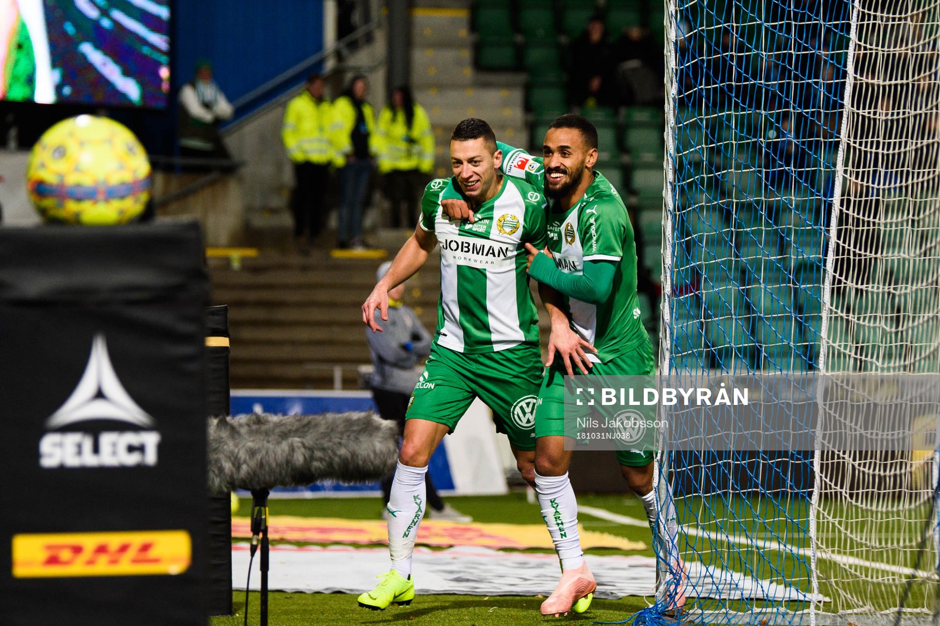 Hammarbys Nikola Djurdjic och Junes Barny jublar