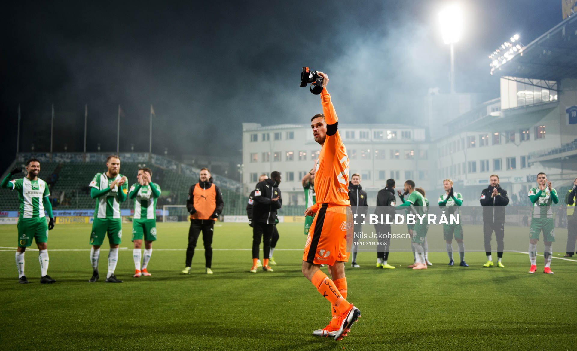 Hammarbys målvakt Davor Blazevic jublar efter fotbollsmatchen i Allsvenskan mellan GIF Sundsvall och Hammarby den 31 oktober 2018 i Sundsvall.