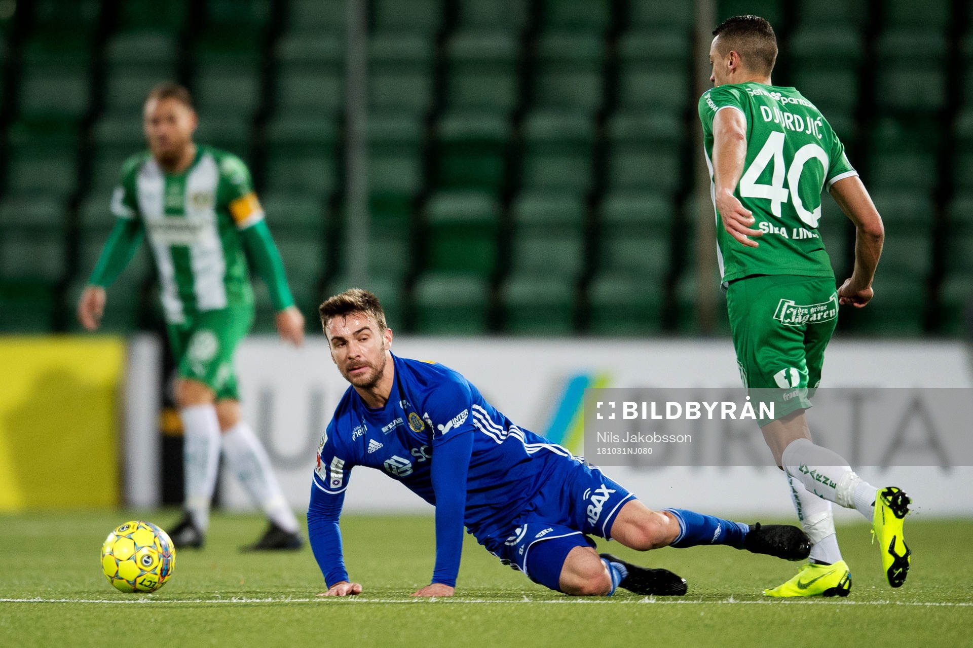 Hammarbys Nikola Djurdjic fäller Sundsvalls Carlos Gracia