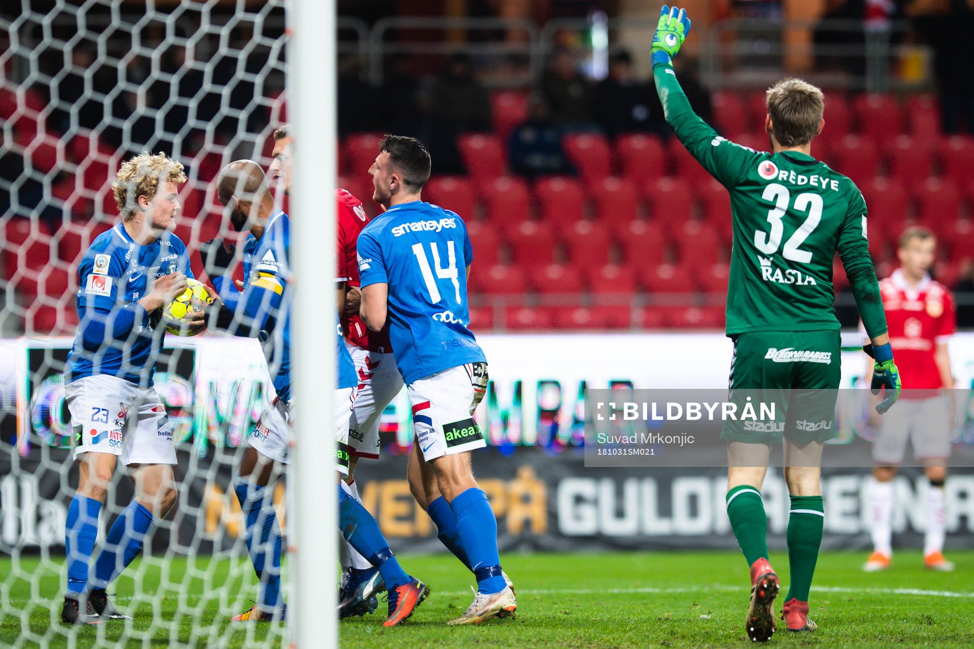 Trelleborgs Salif Camara Jönsson jublar efter 1-1 under fotbollsmatchen i Allsvenskan mellan Kalmar och Trelleborg den 31 oktober 2018 i Kalmar.