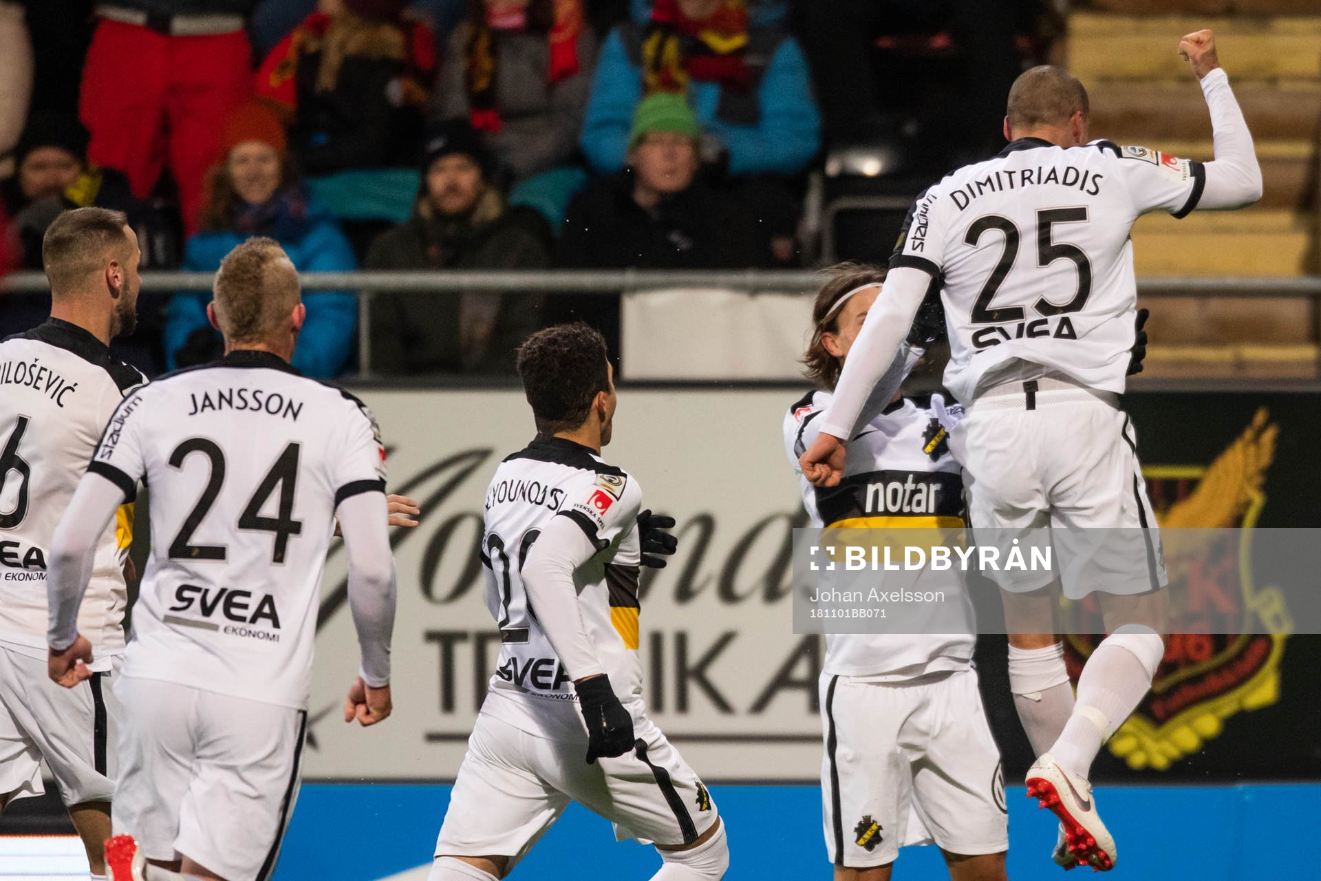 s Panos Dimitriadis jublar med Kristoffer Olsson
