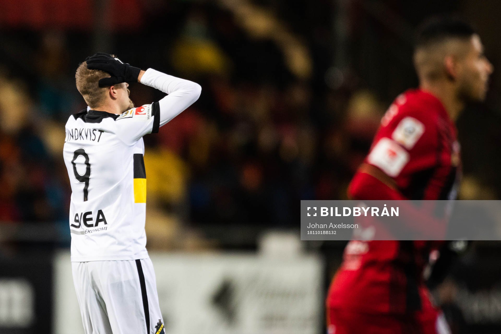 s Rasmus Lindkvist deppar