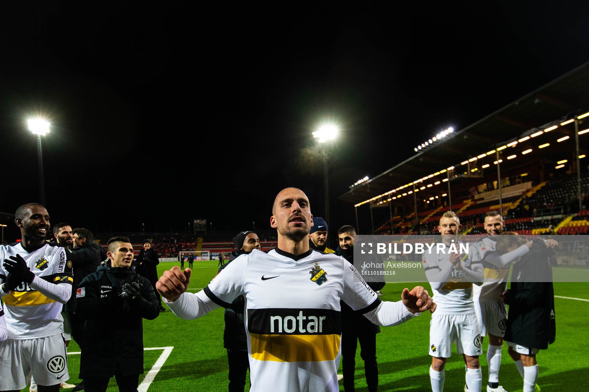 s Panos Dimitriadis jublar
