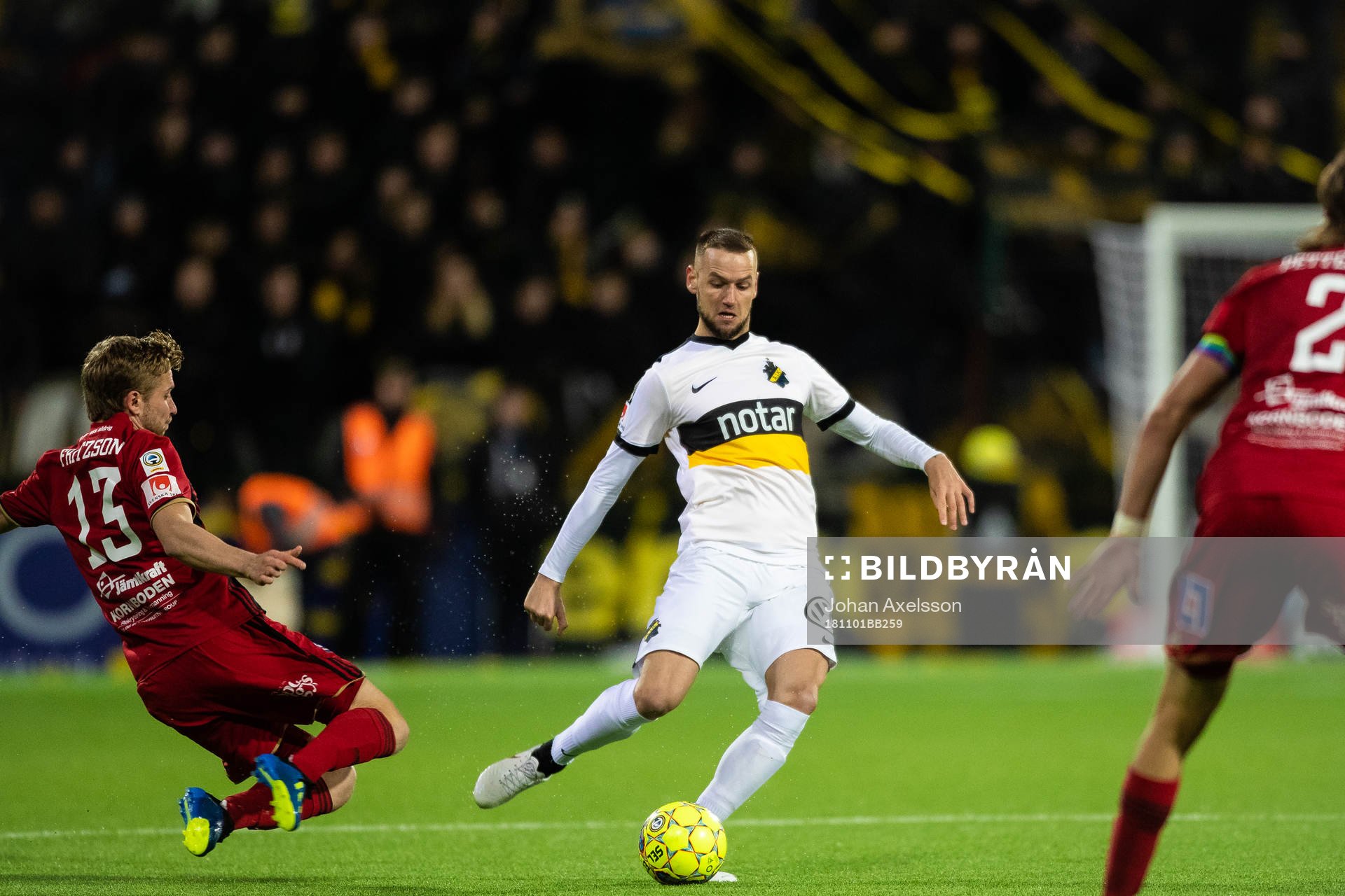 s Alexander Milosevic  och Östersunds Ludvig Fritzson