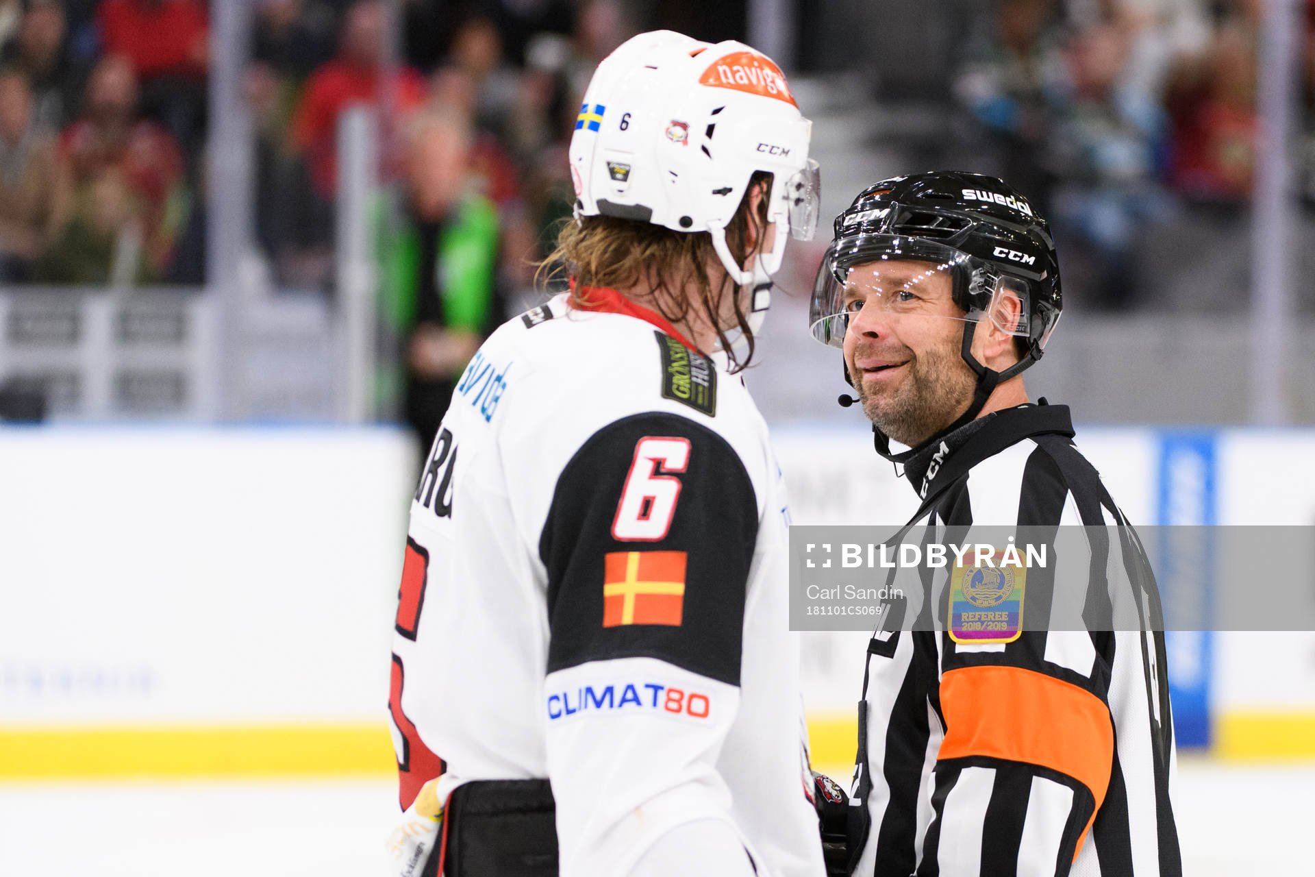 Malmö Redhawks Stefan Warg pratar med domare Patrik