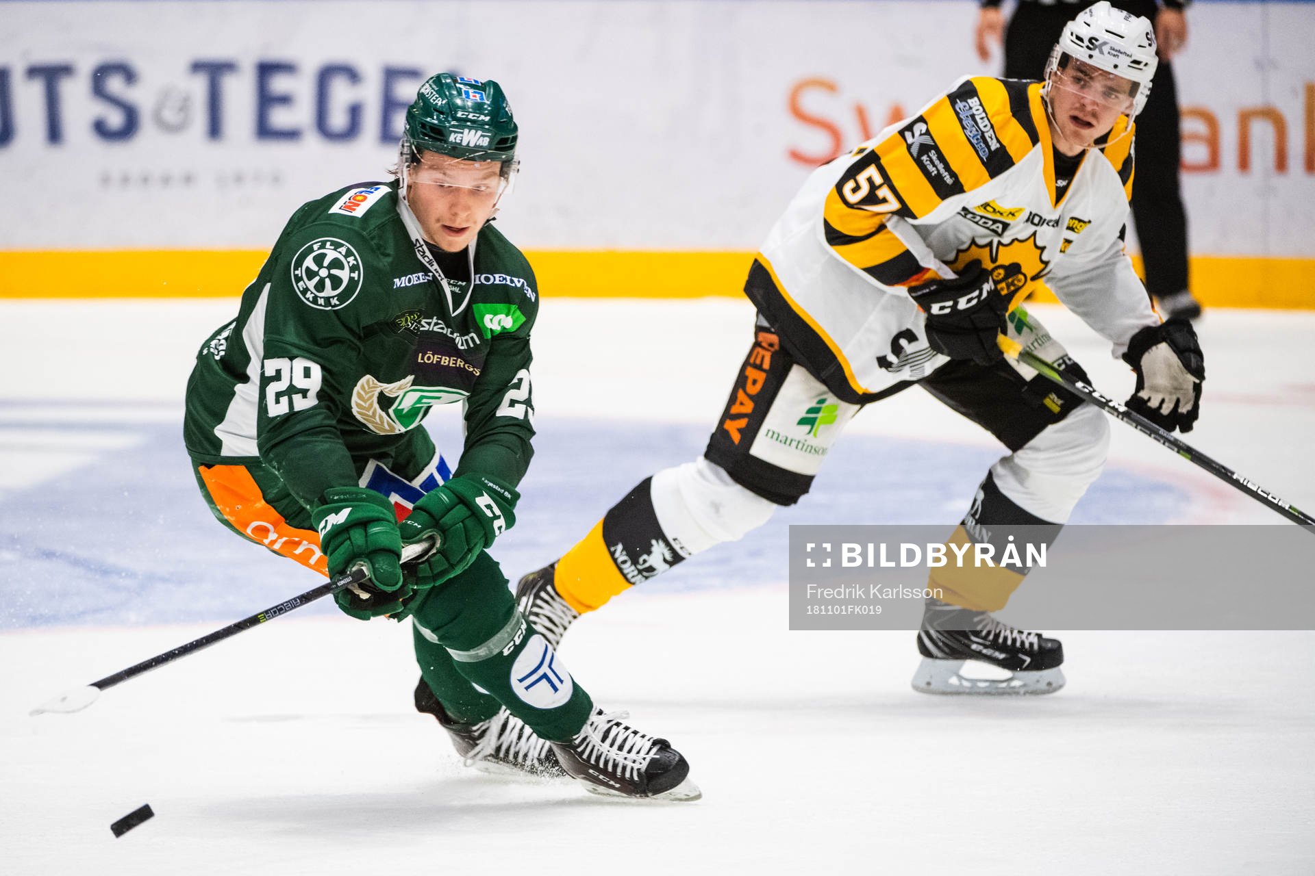Färjestads Oskar Steen och Skellefteås Emil Djuse