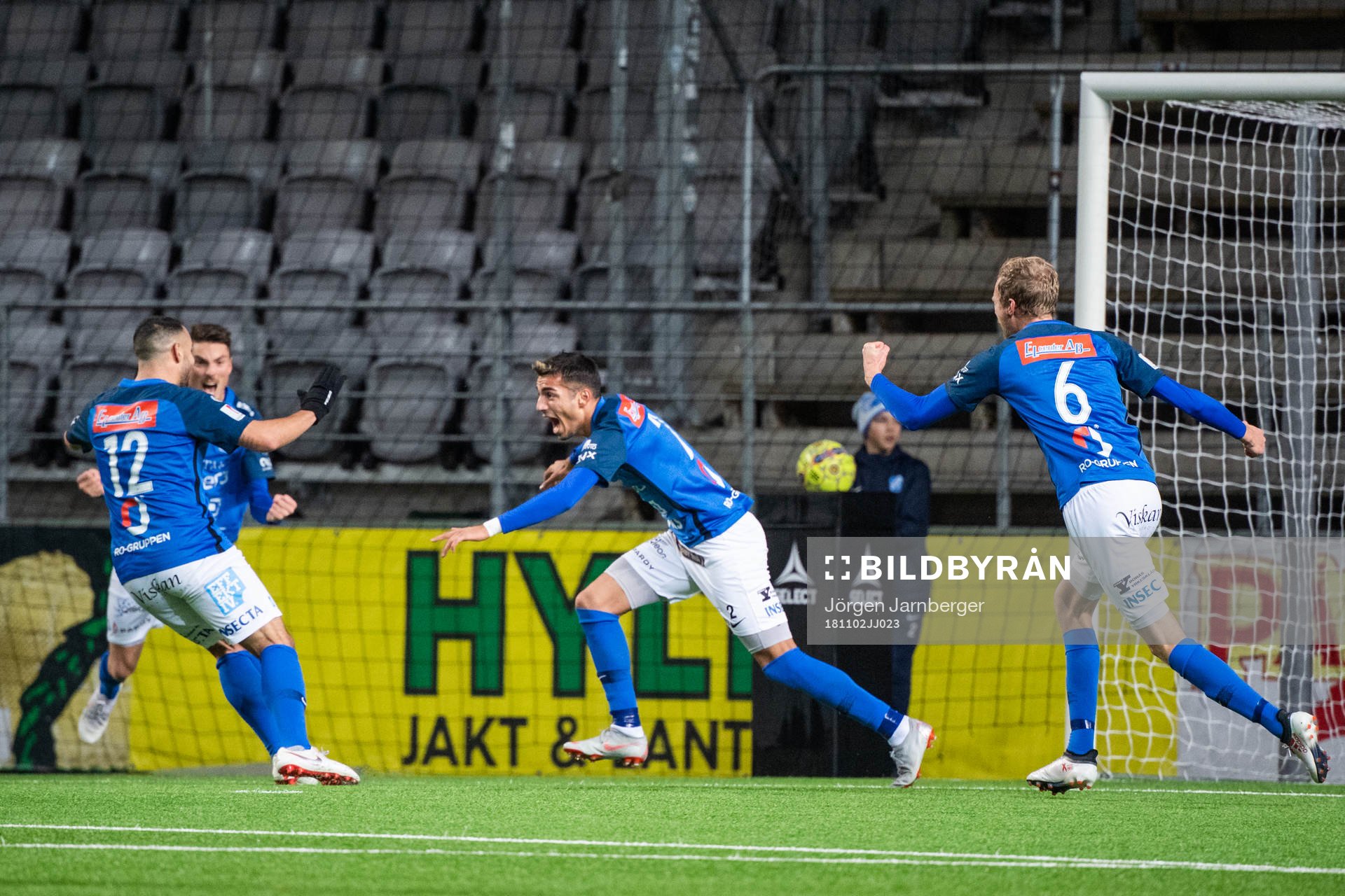 Norrbys Abbas Mohamad och Marc Axengren (till höger) jublar efter att Abbas gjort 1-0-målet under fotbollsmatchen i Superettan mellan Norrby och Falkenberg den 2 november 2018 i Borås.