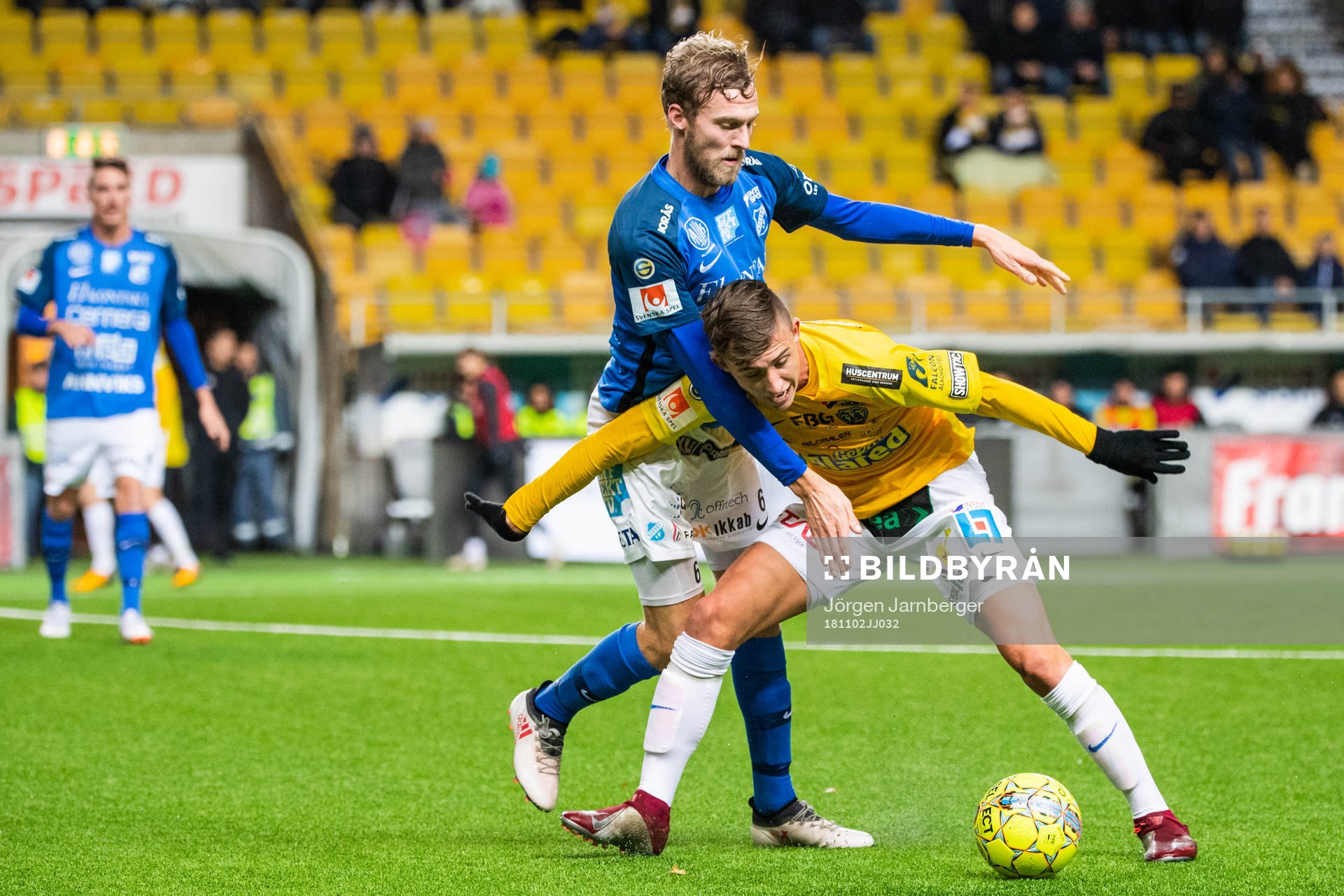 Norrbys Marc Axengren och Falkenbergs John Björkengren i