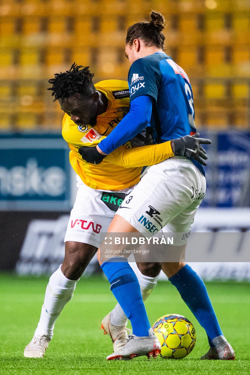 Norrbys Jonathan Azulay och Falkenbergs Chisom Egbuchunam i