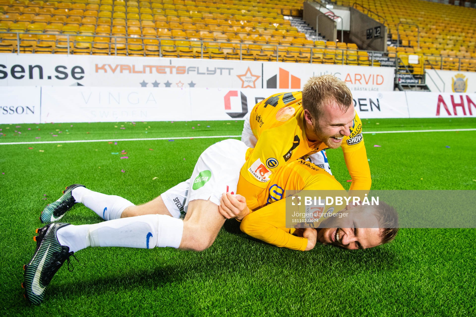 Falkenbergs Per Karlsson och Tobias Englund jublar